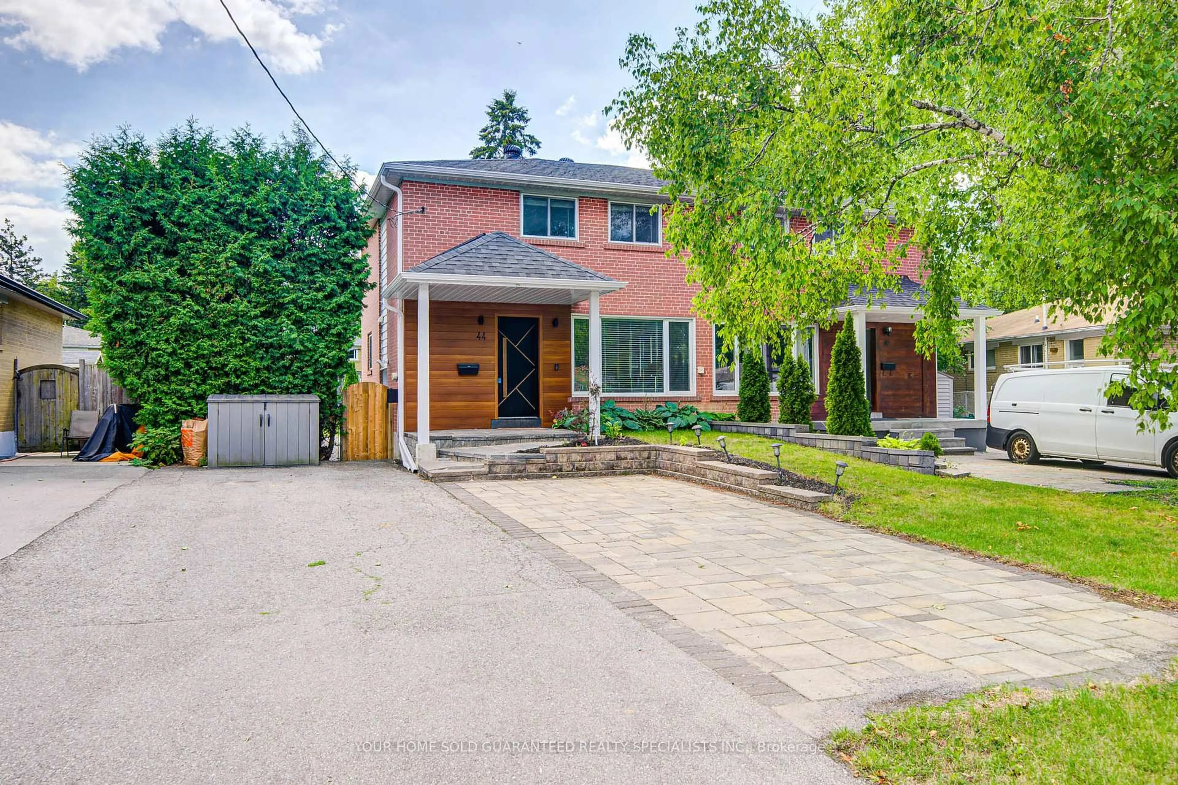 Home with brick exterior material, street for 44 Davidson Rd, Aurora Ontario L4G 2B1