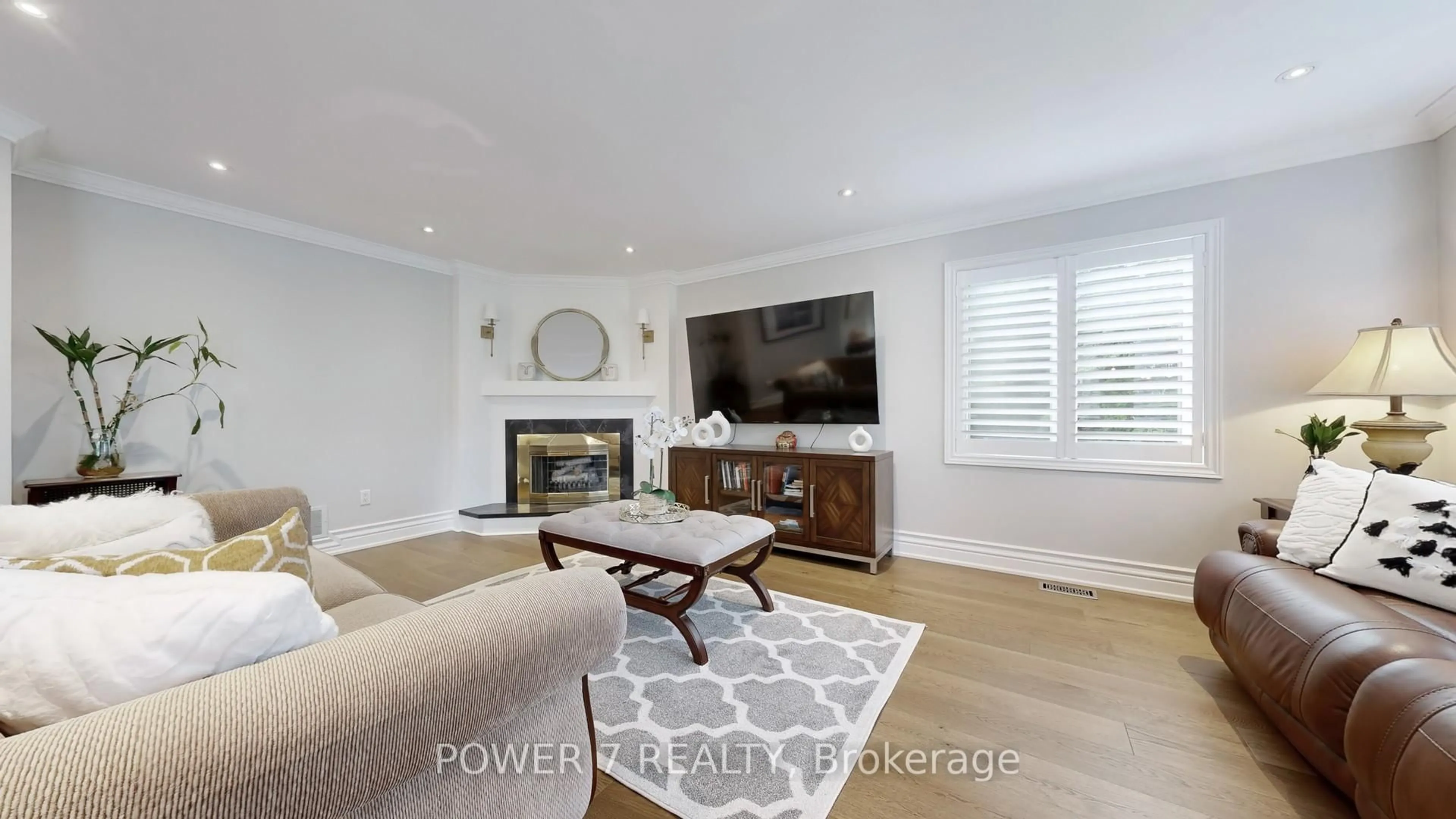 Living room with furniture, unknown for 1098 Secretariate Rd, Newmarket Ontario L3X 1M3