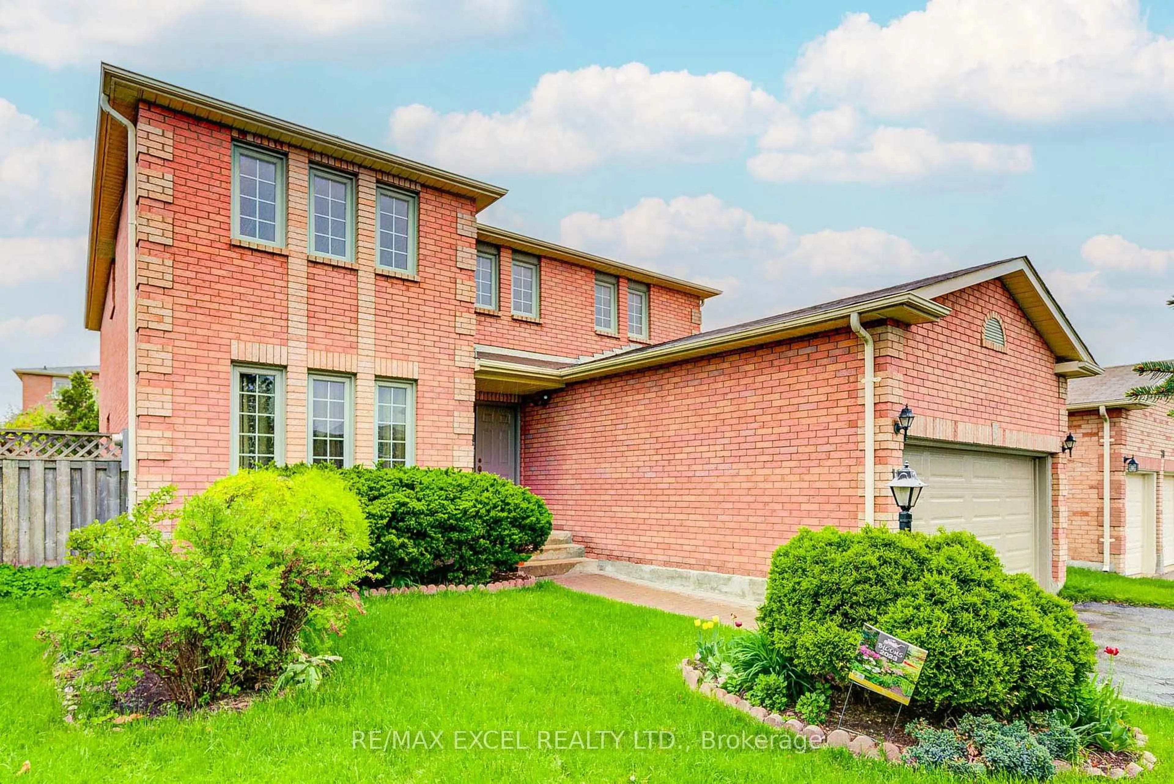 Home with brick exterior material, street for 18 Tamara Dr, Richmond Hill Ontario L4S 1E7