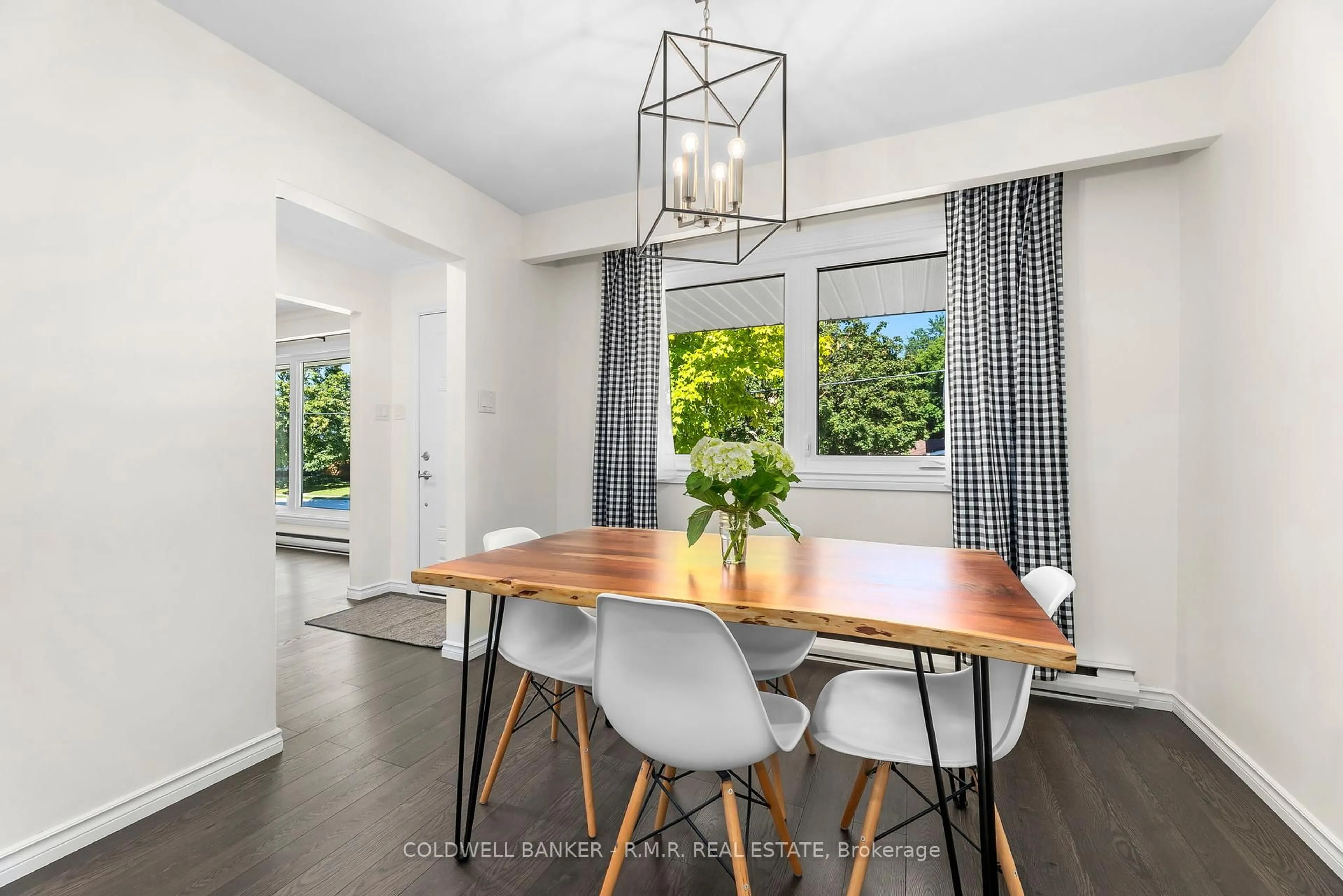 Dining room, wood/laminate floor for 42 Marietta St, Uxbridge Ontario L9P 1J5