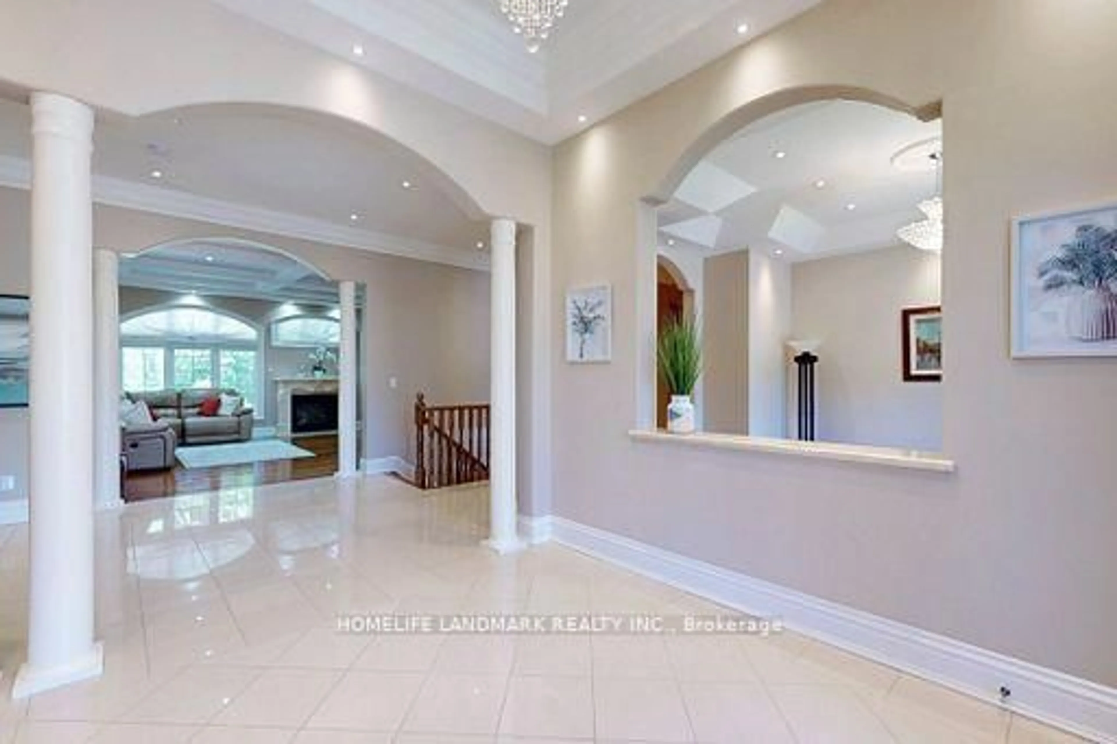 Indoor foyer for 11 Cranborne Chse, Whitchurch-Stouffville Ontario L4A 0C6