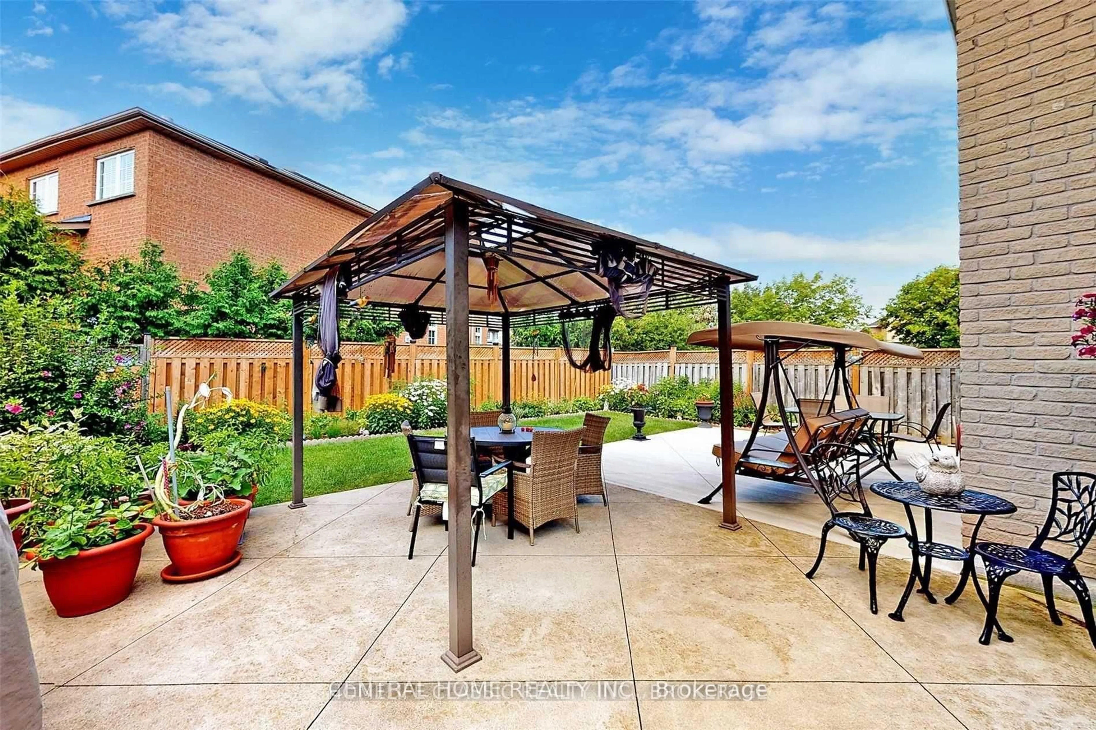 Patio, street for 8 Raintree Cres, Richmond Hill Ontario L4E 3T5