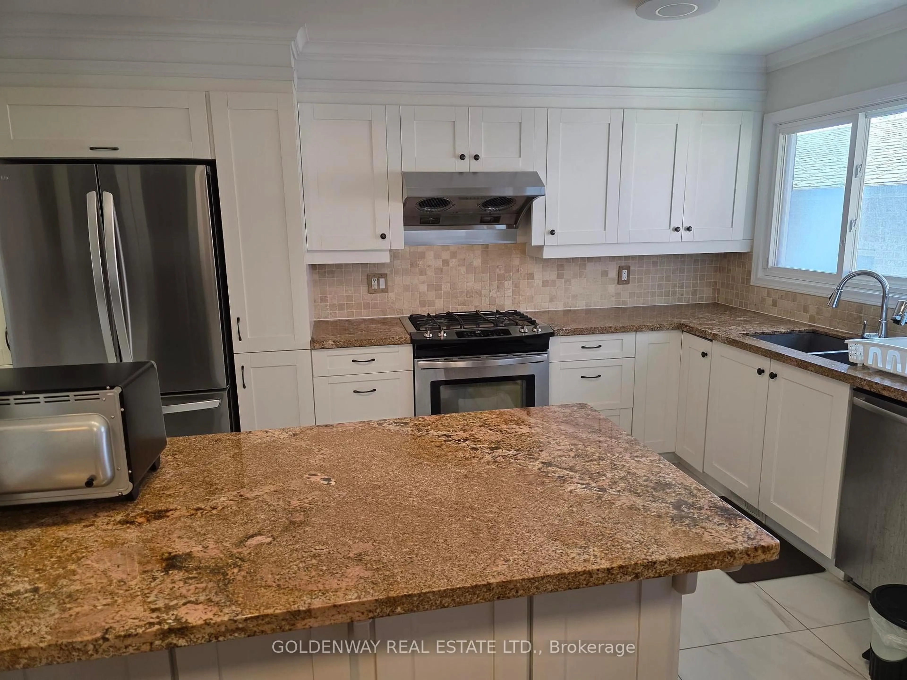 Open concept kitchen, ceramic/tile floor for 129 Major Buttons Dr, Markham Ontario L3P 3X7