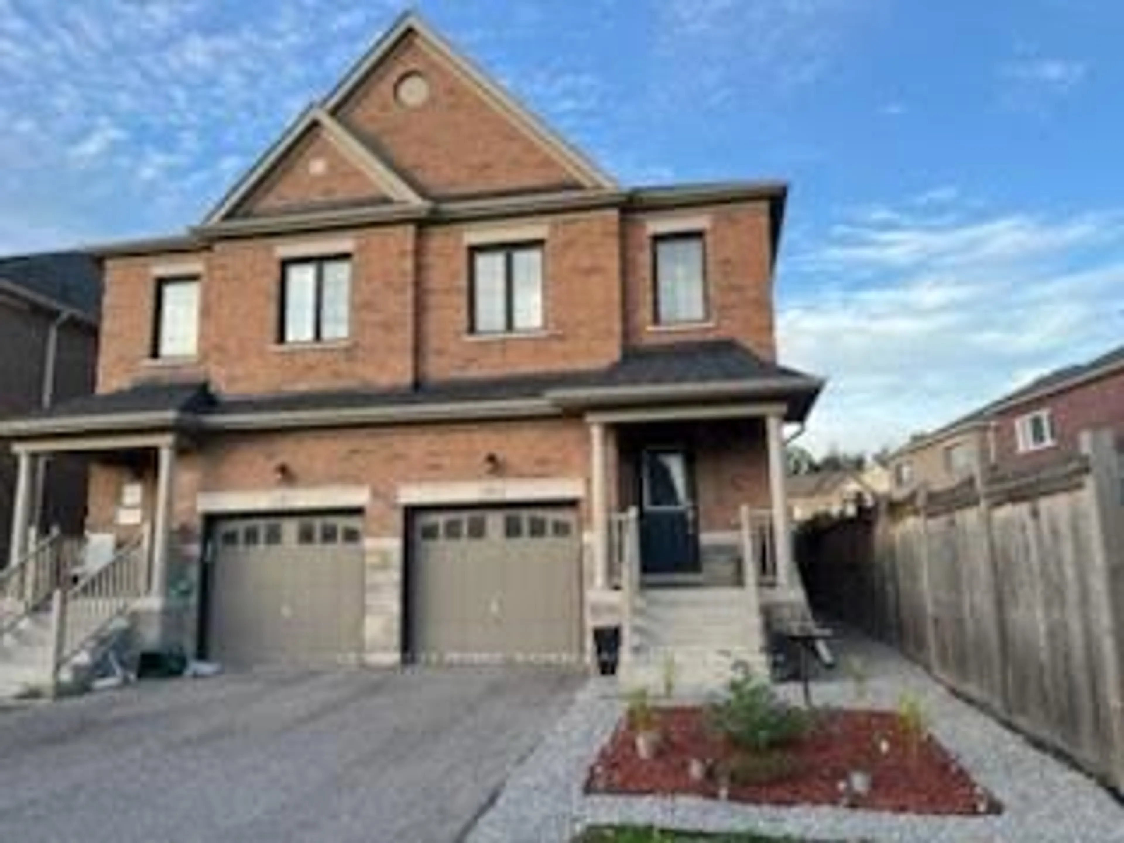 Home with brick exterior material, street for 15 Silver Charm Dr, East Gwillimbury Ontario L9N 0S5