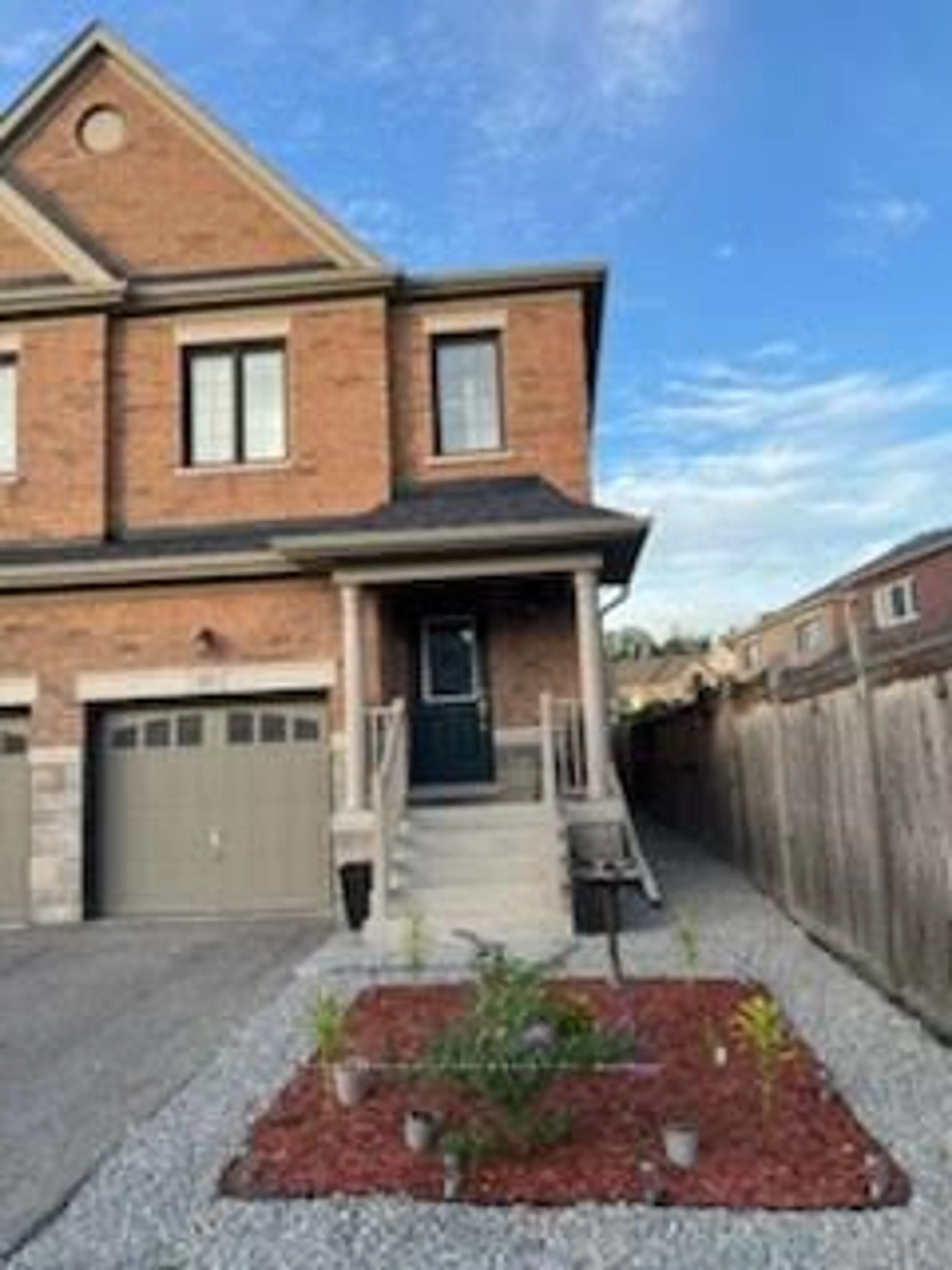 Home with brick exterior material, street for 15 Silver Charm Dr, East Gwillimbury Ontario L9N 0S5