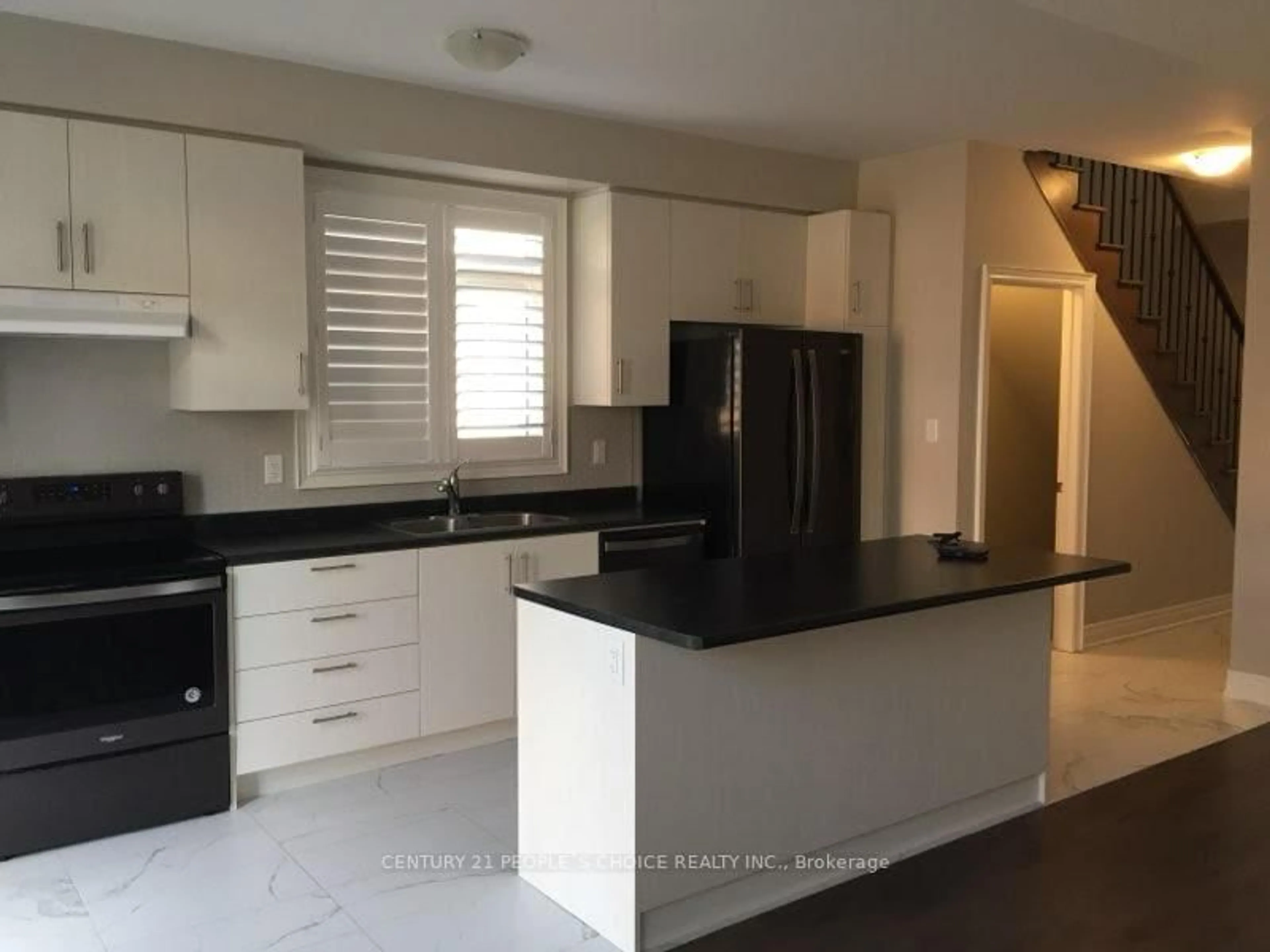 Open concept kitchen, unknown for 15 Silver Charm Dr, East Gwillimbury Ontario L9N 0S5