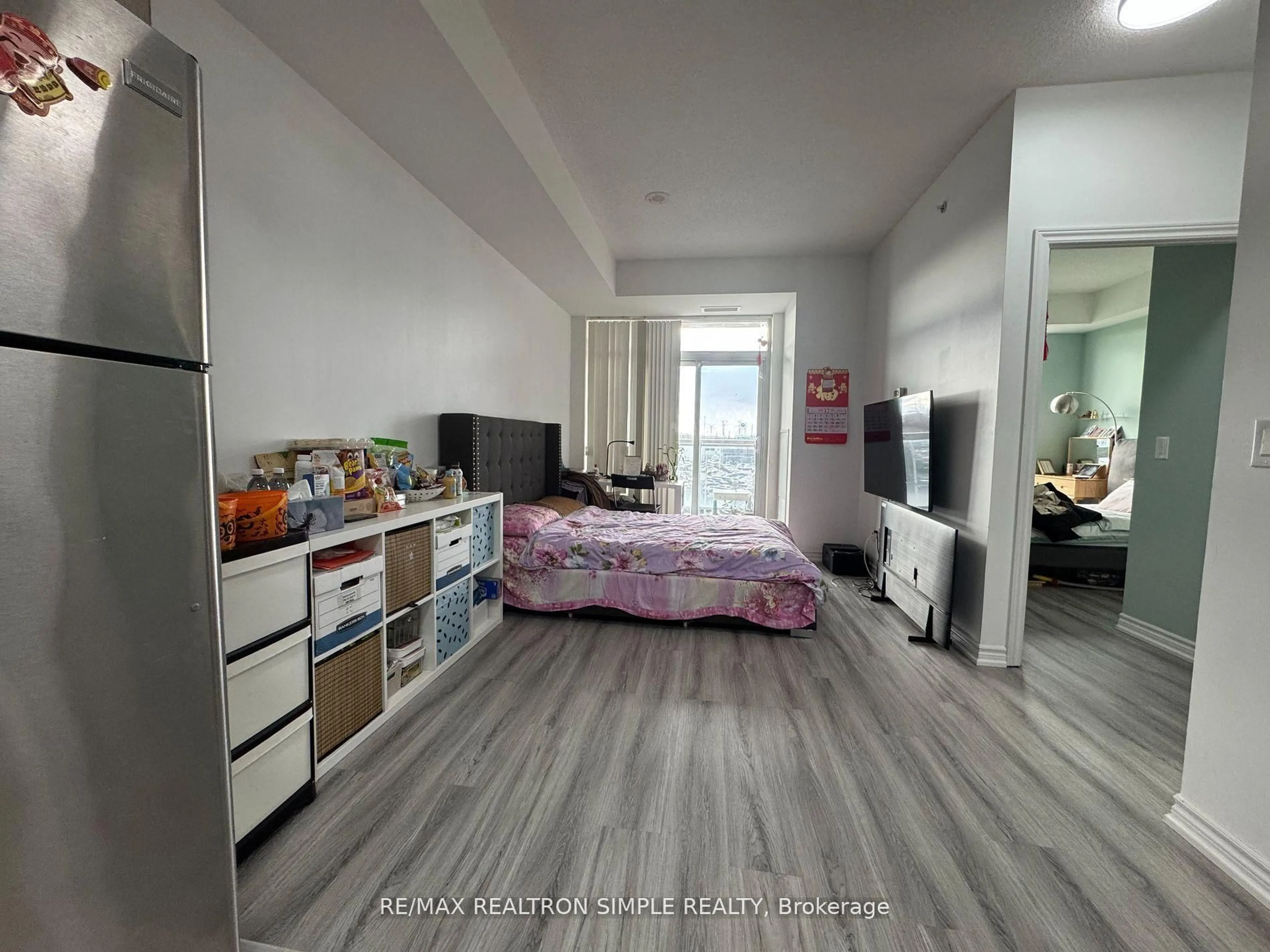 A pic of a room for 8323 Kennedy Rd #211, Markham Ontario L3R 5W7