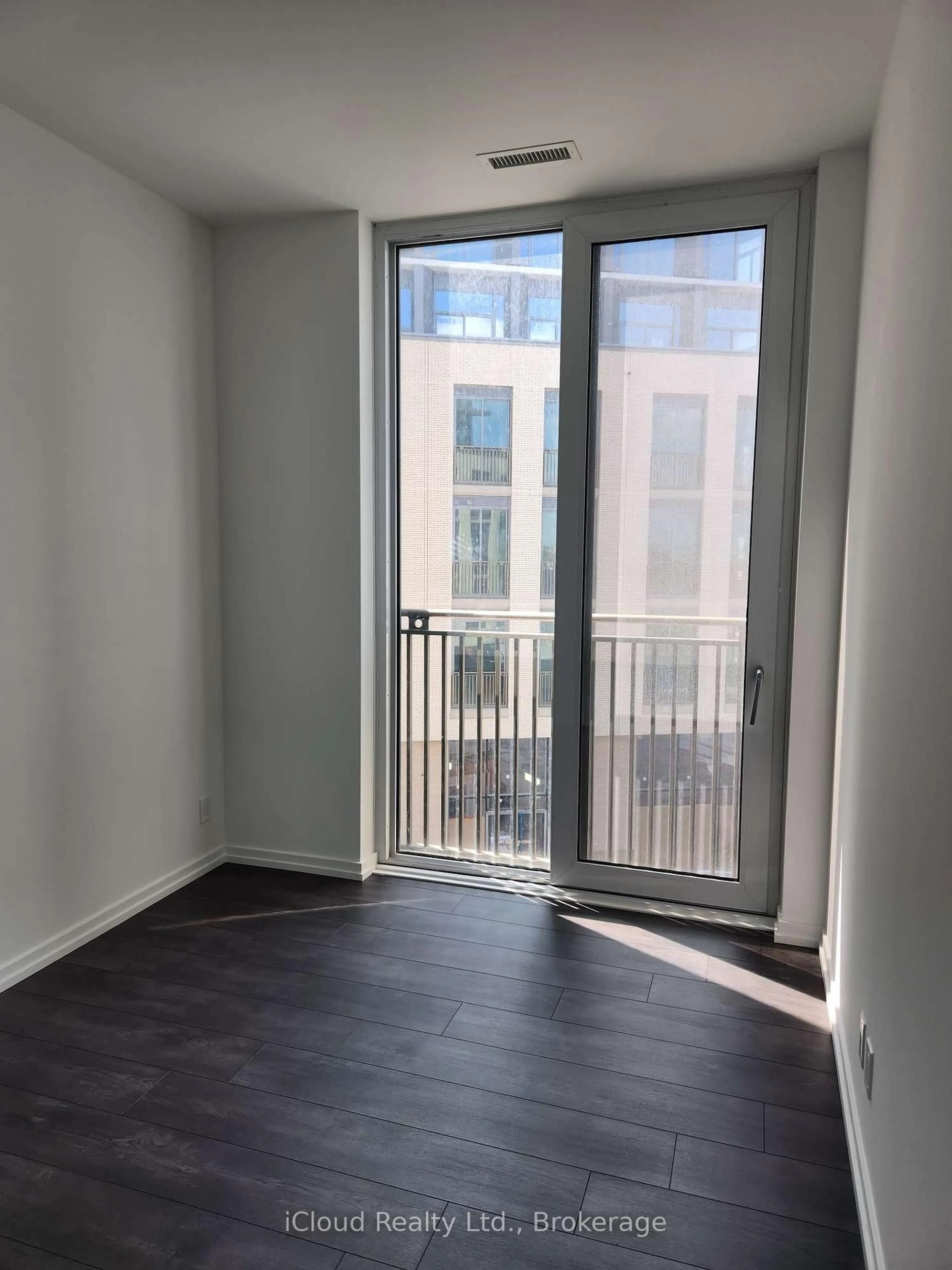 A pic of a room for 1000 Portage Pkwy #310, Vaughan Ontario L4K 0L1