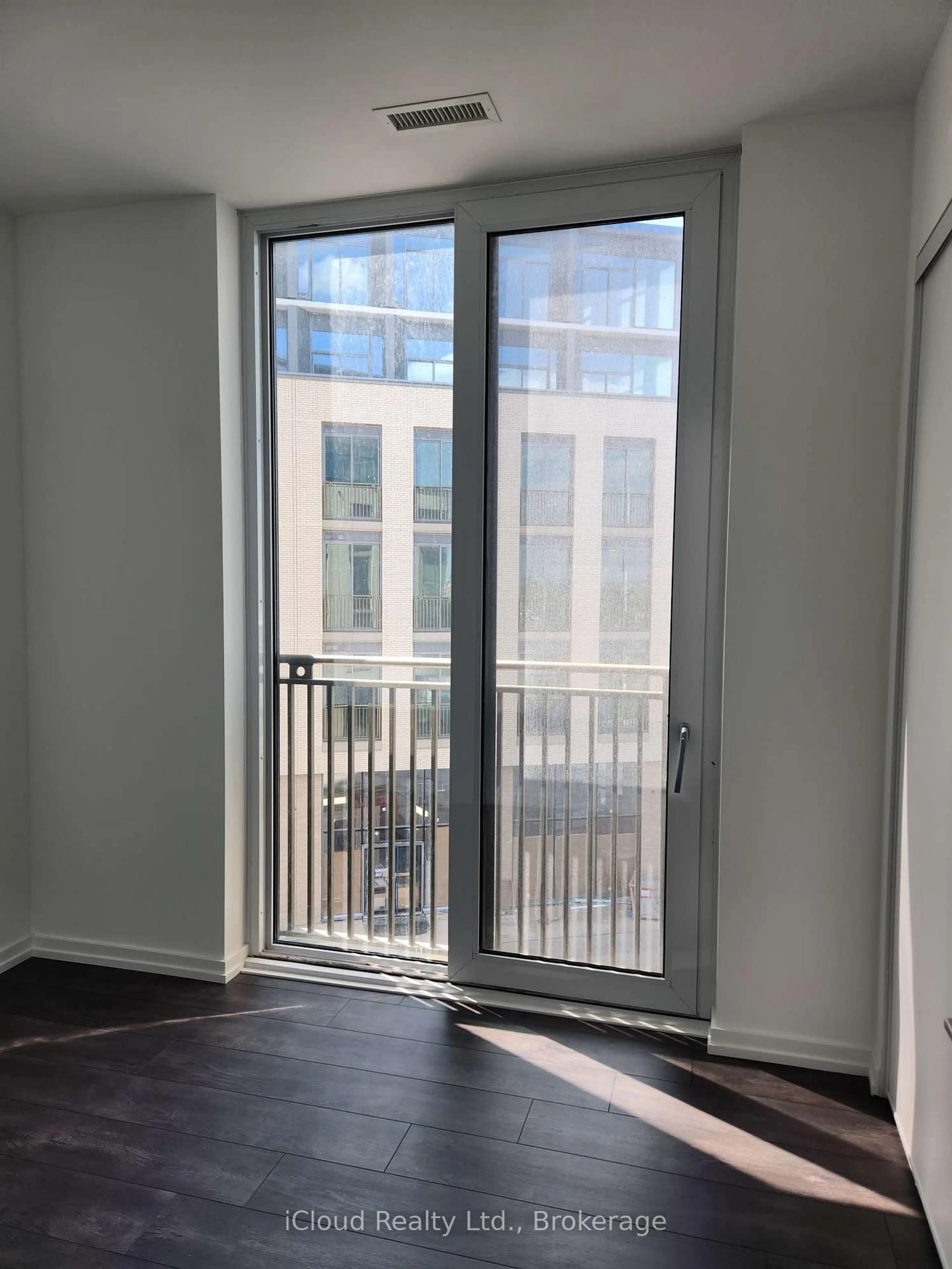 A pic of a room for 1000 Portage Pkwy #310, Vaughan Ontario L4K 0L1