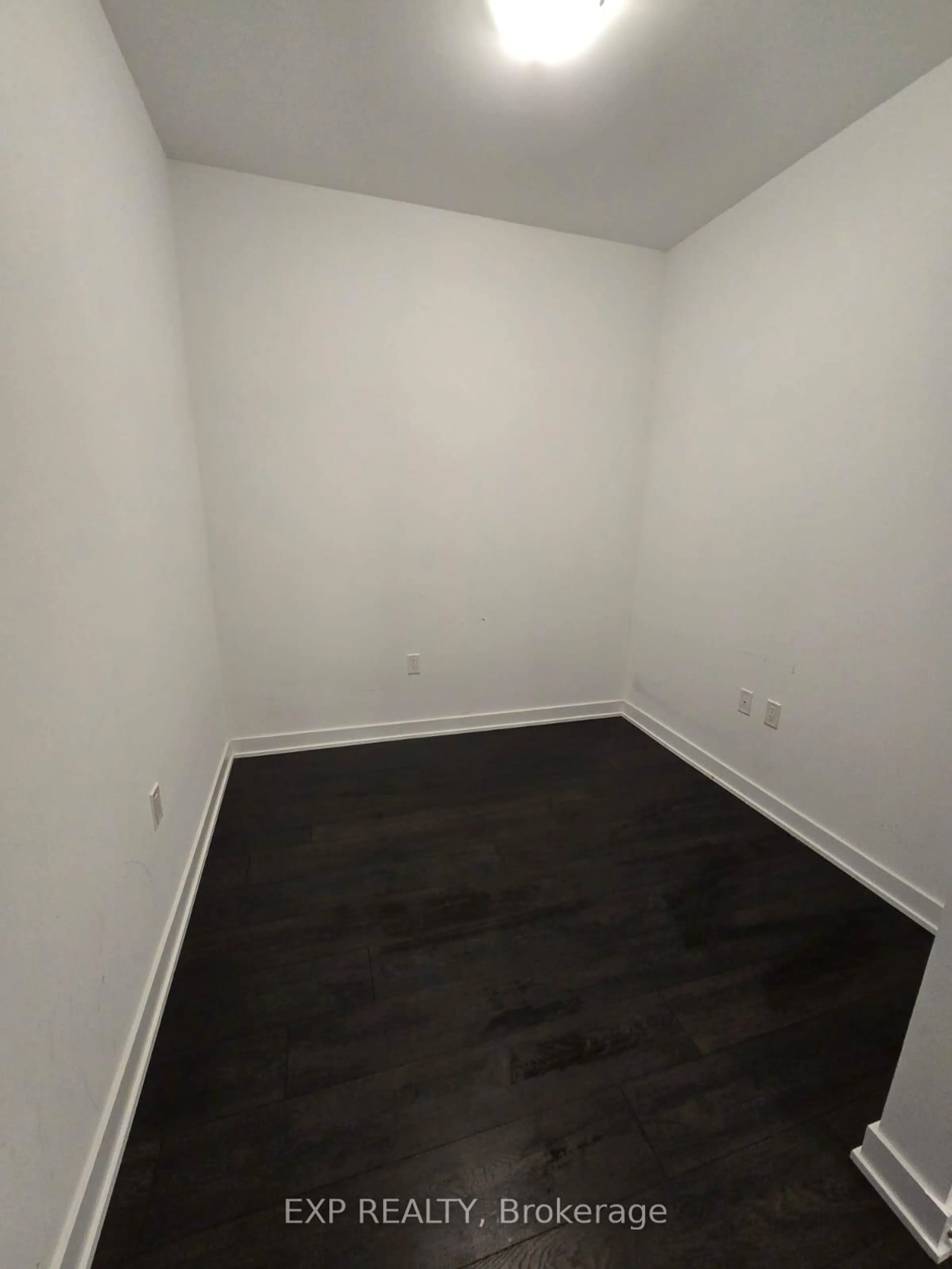 A pic of a room for 75 oneida Cres #1005, Richmond Hill Ontario L4B 0H3