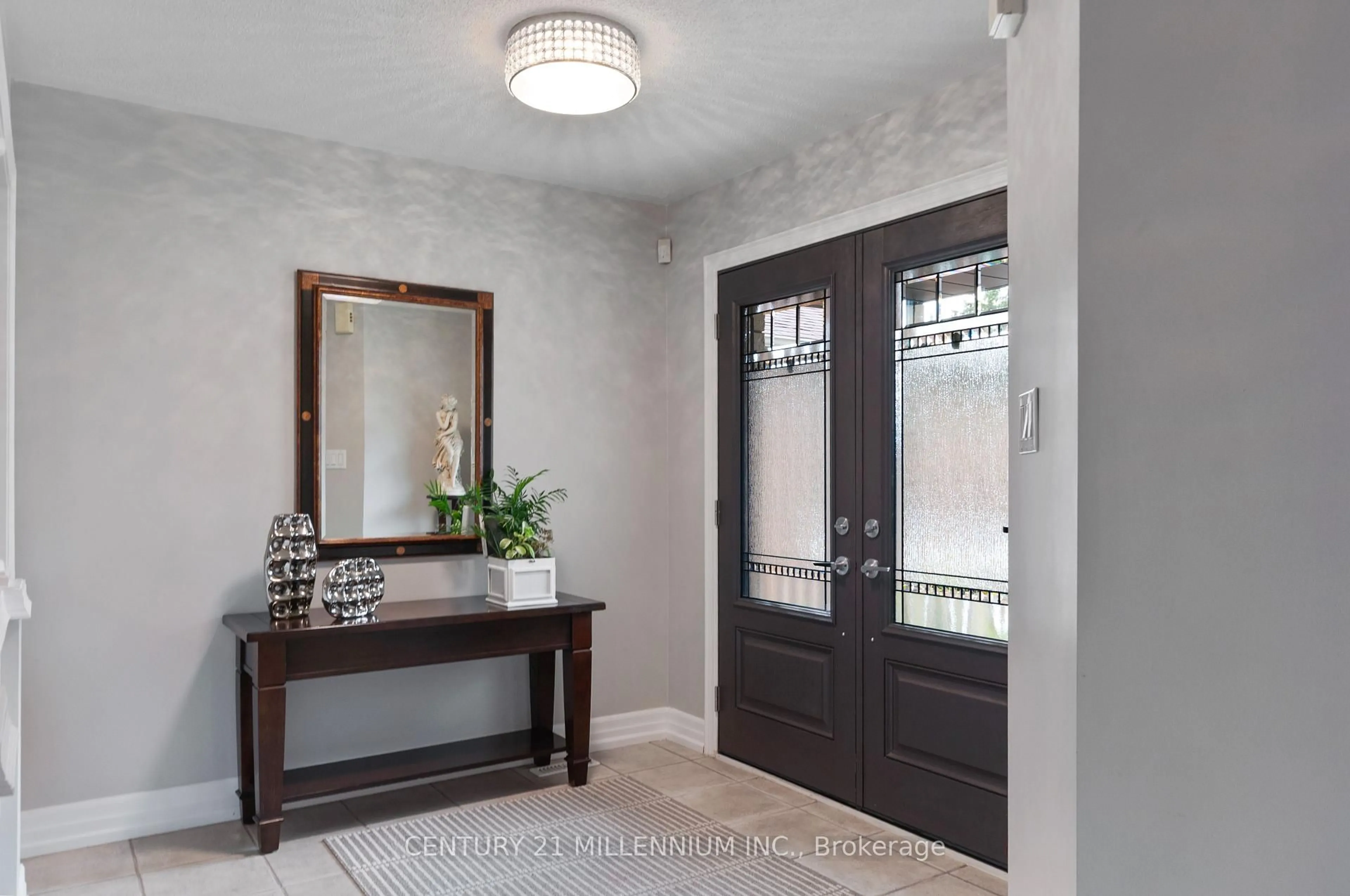 Indoor entryway for 286 Royalpark Way, Vaughan Ontario L4H 1J8