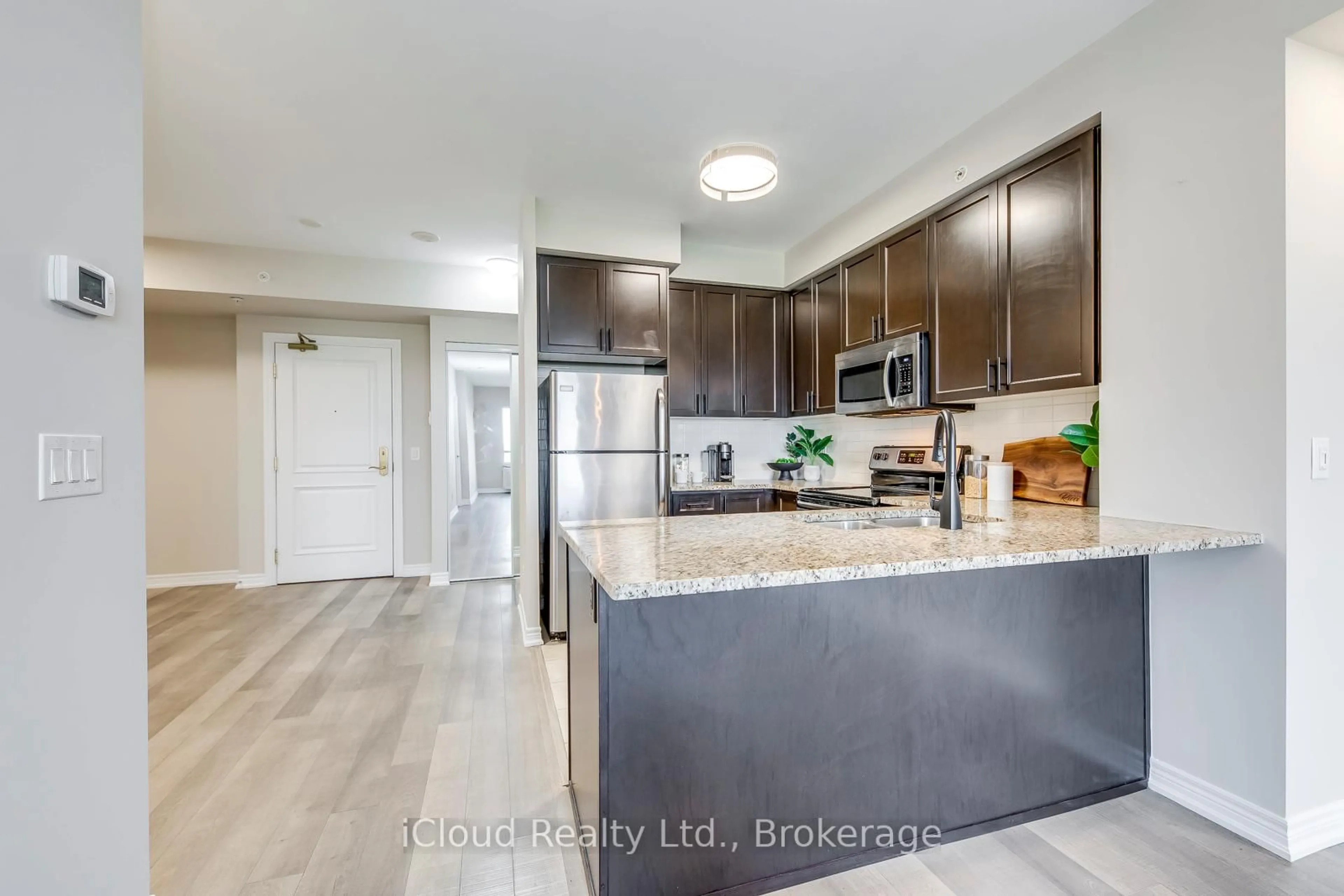 Open concept kitchen, unknown for 9255 Jane St #804, Vaughan Ontario L6A 0K1