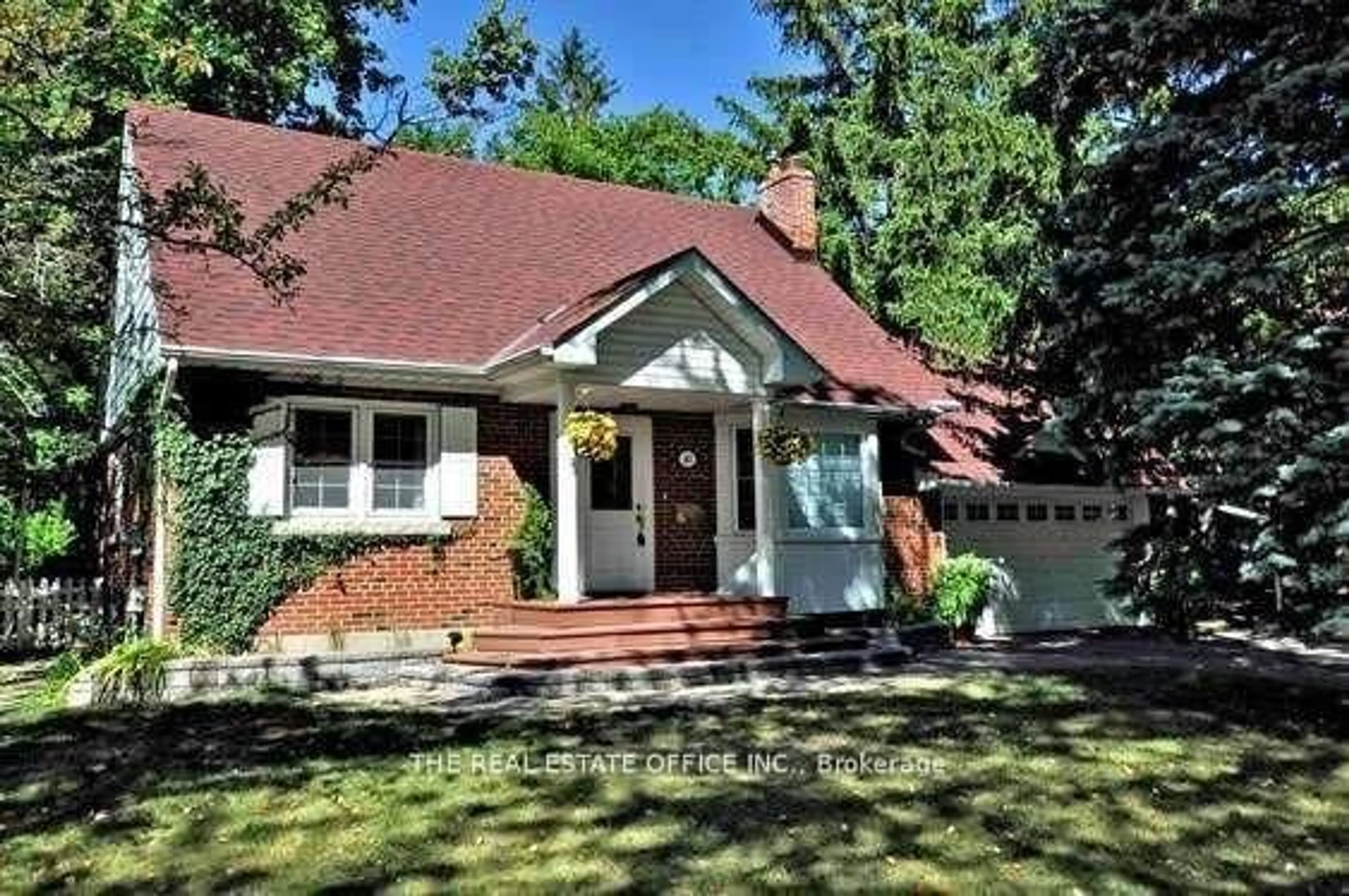 Home with brick exterior material, street for 187 Mill St, Richmond Hill Ontario L4C 4B1