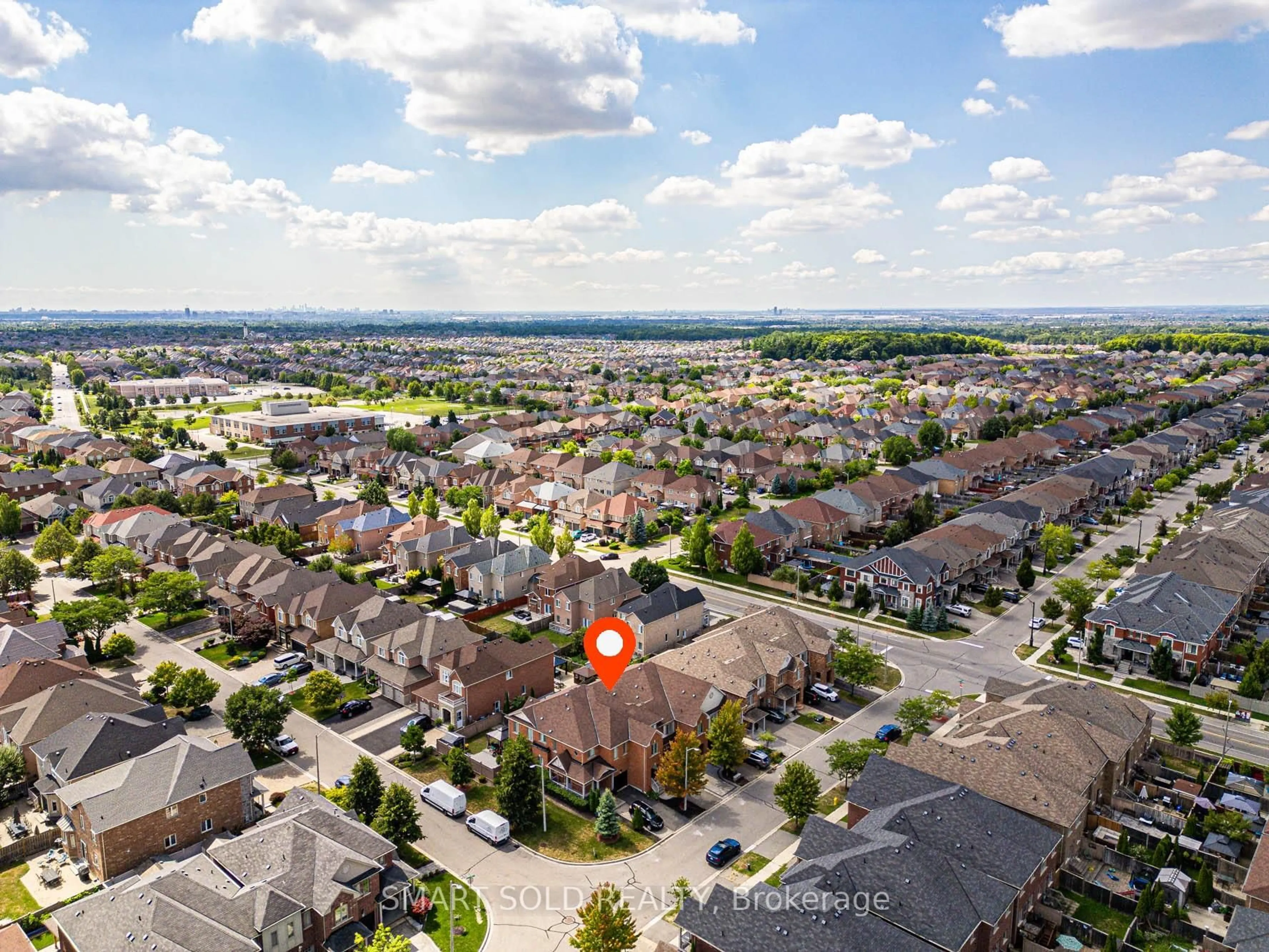 A pic from outside/outdoor area/front of a property/back of a property/a pic from drone, street for 19 Muscadel Rd, Vaughan Ontario L4H 3L8