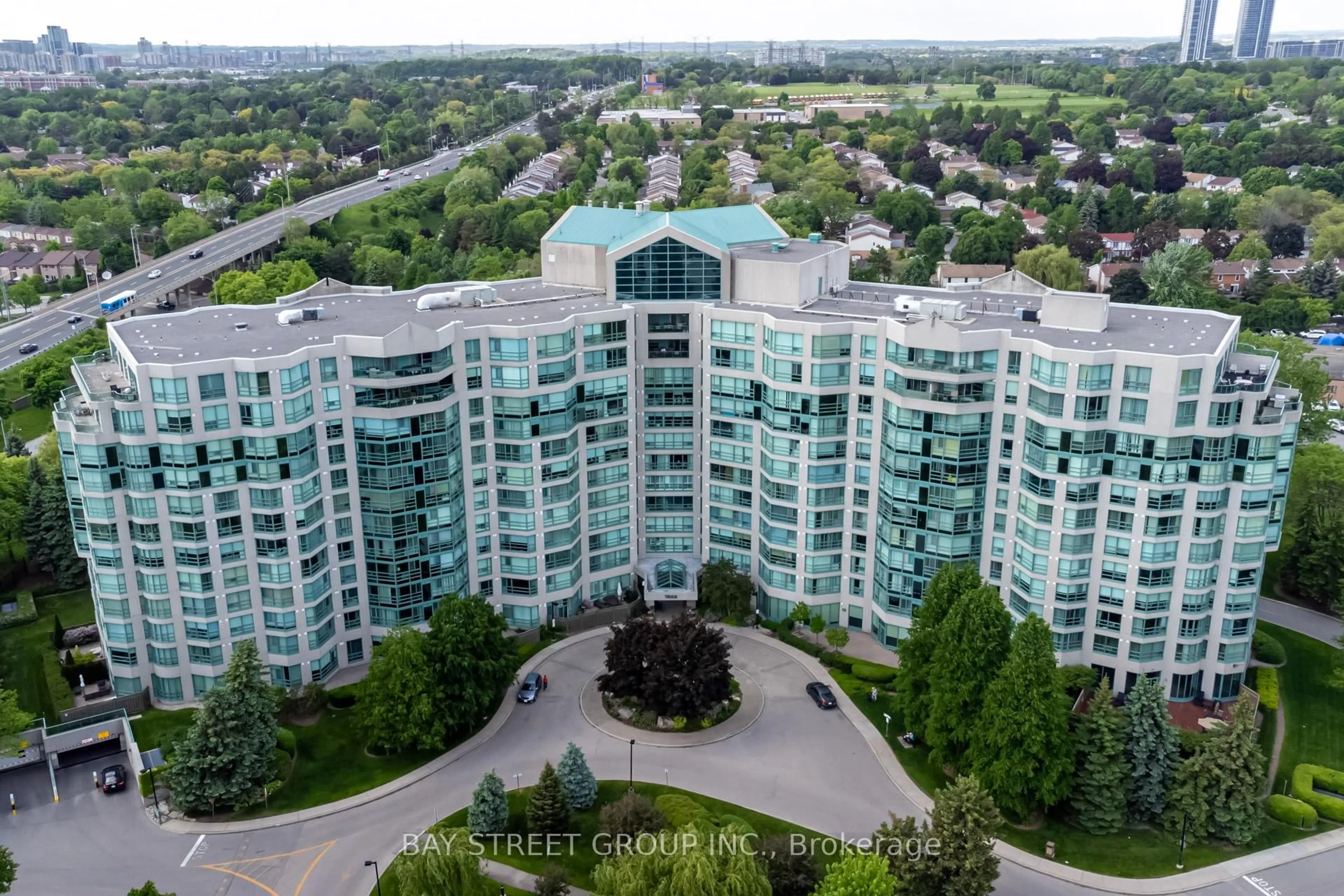 A pic from outside/outdoor area/front of a property/back of a property/a pic from drone, city buildings view from balcony for 7905 Bayview Ave #606, Markham Ontario L3T 7N3