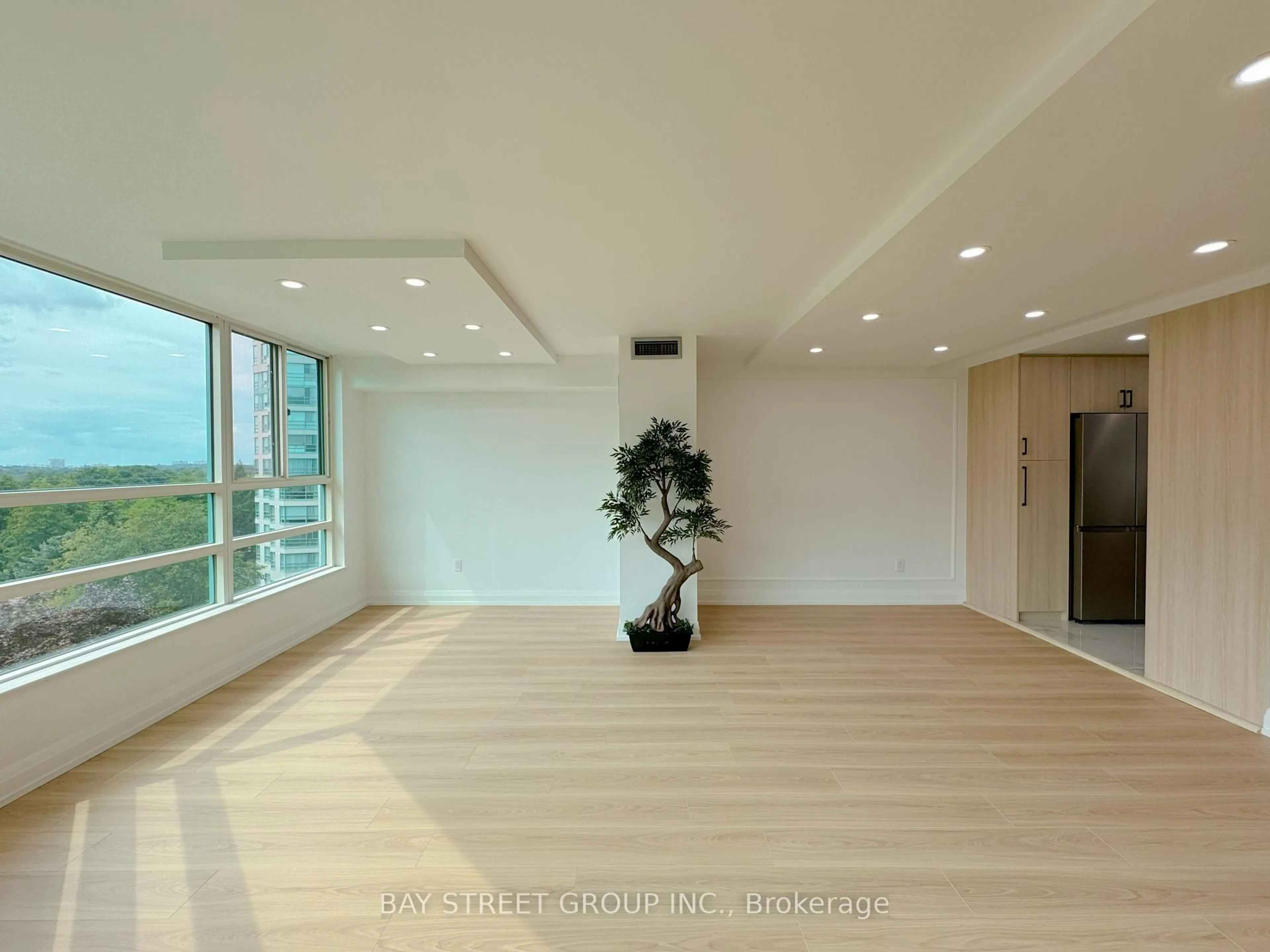 Indoor foyer for 7905 Bayview Ave #606, Markham Ontario L3T 7N3