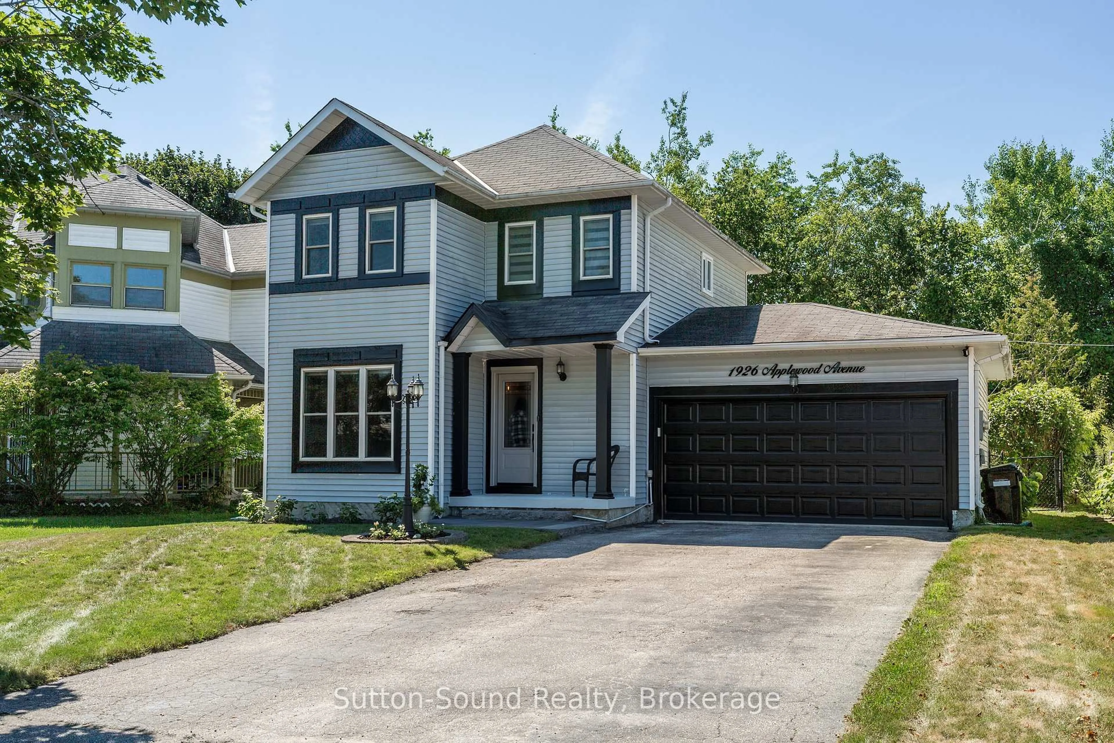 Home with brick exterior material, street for 1926 Applewood Ave, Innisfil Ontario L9S 1W3