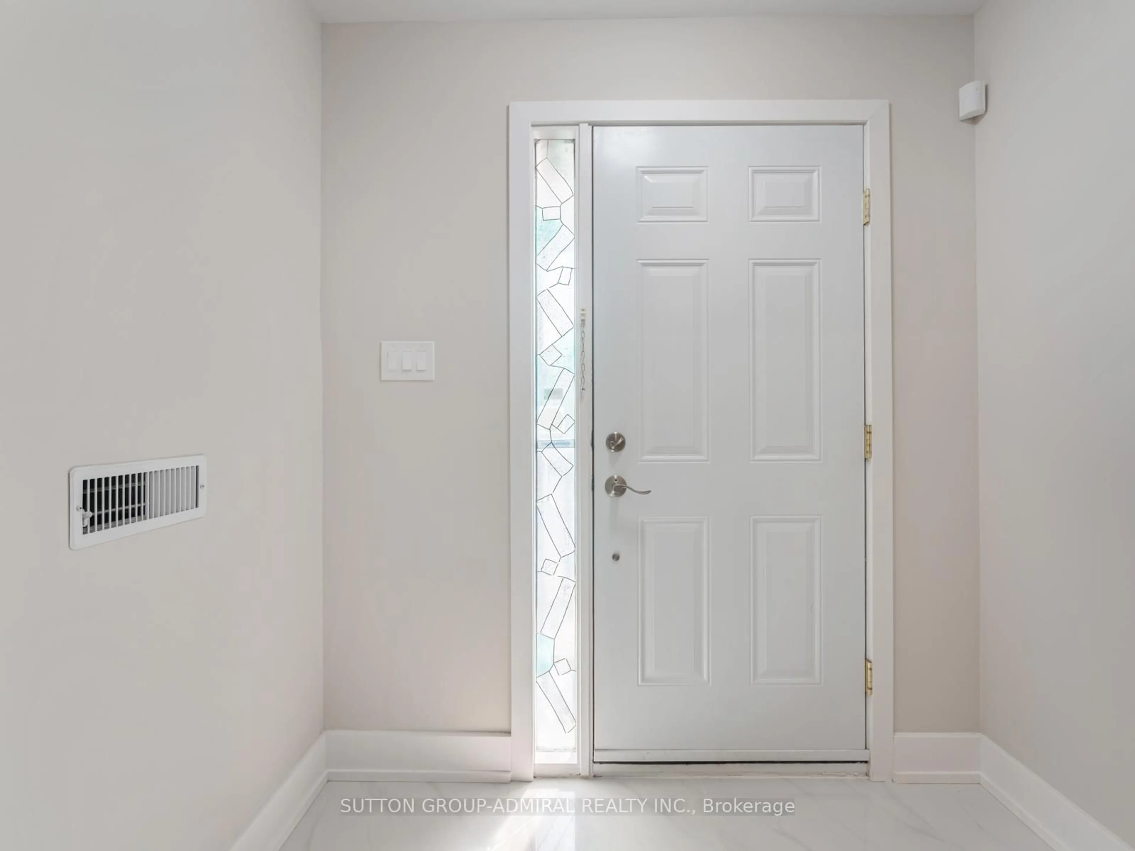 Indoor entryway for 12 Tova Pl, Vaughan Ontario L4J 8C4