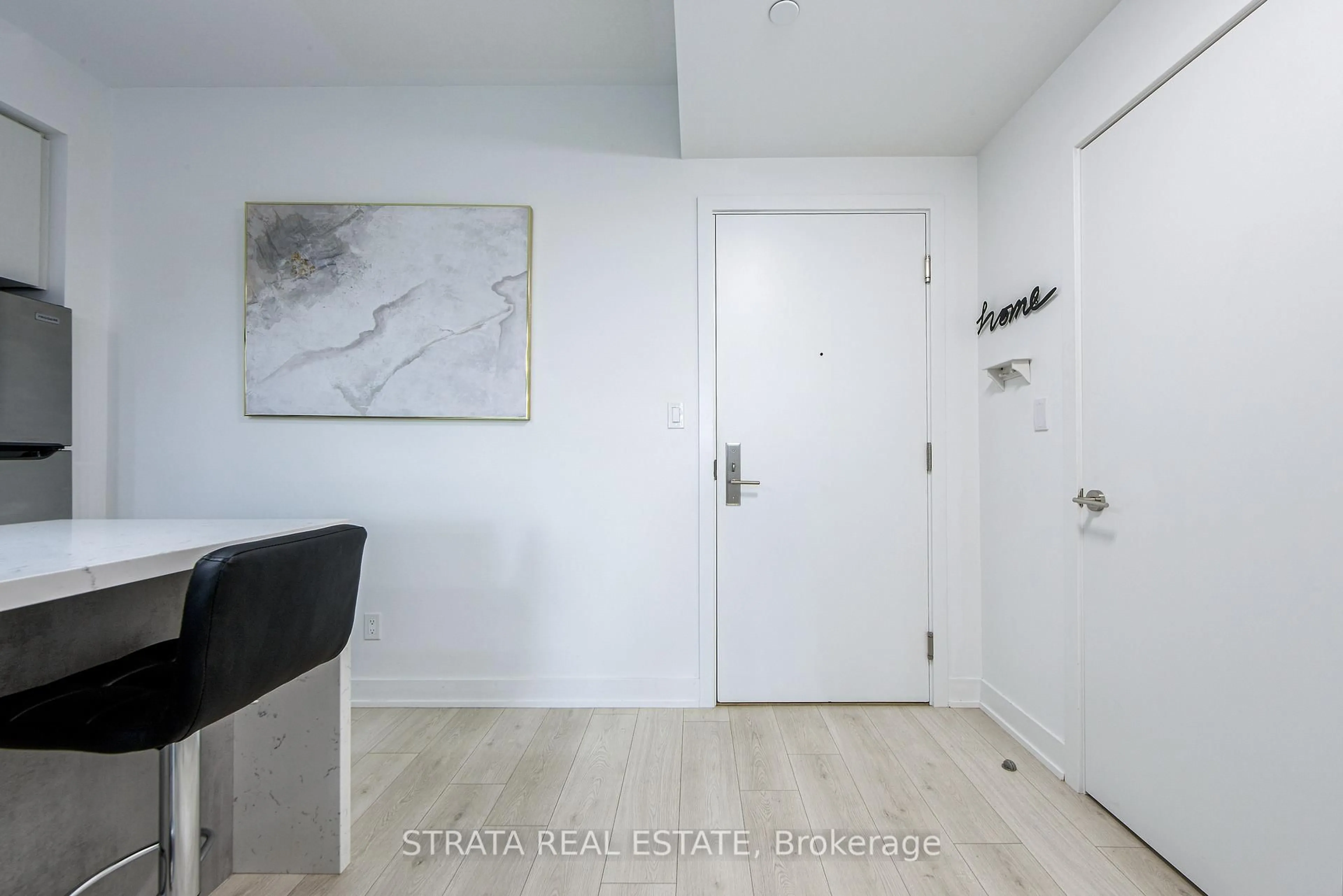 Indoor entryway for 1 Climo Lane #307, Markham Ontario L6E 0L1