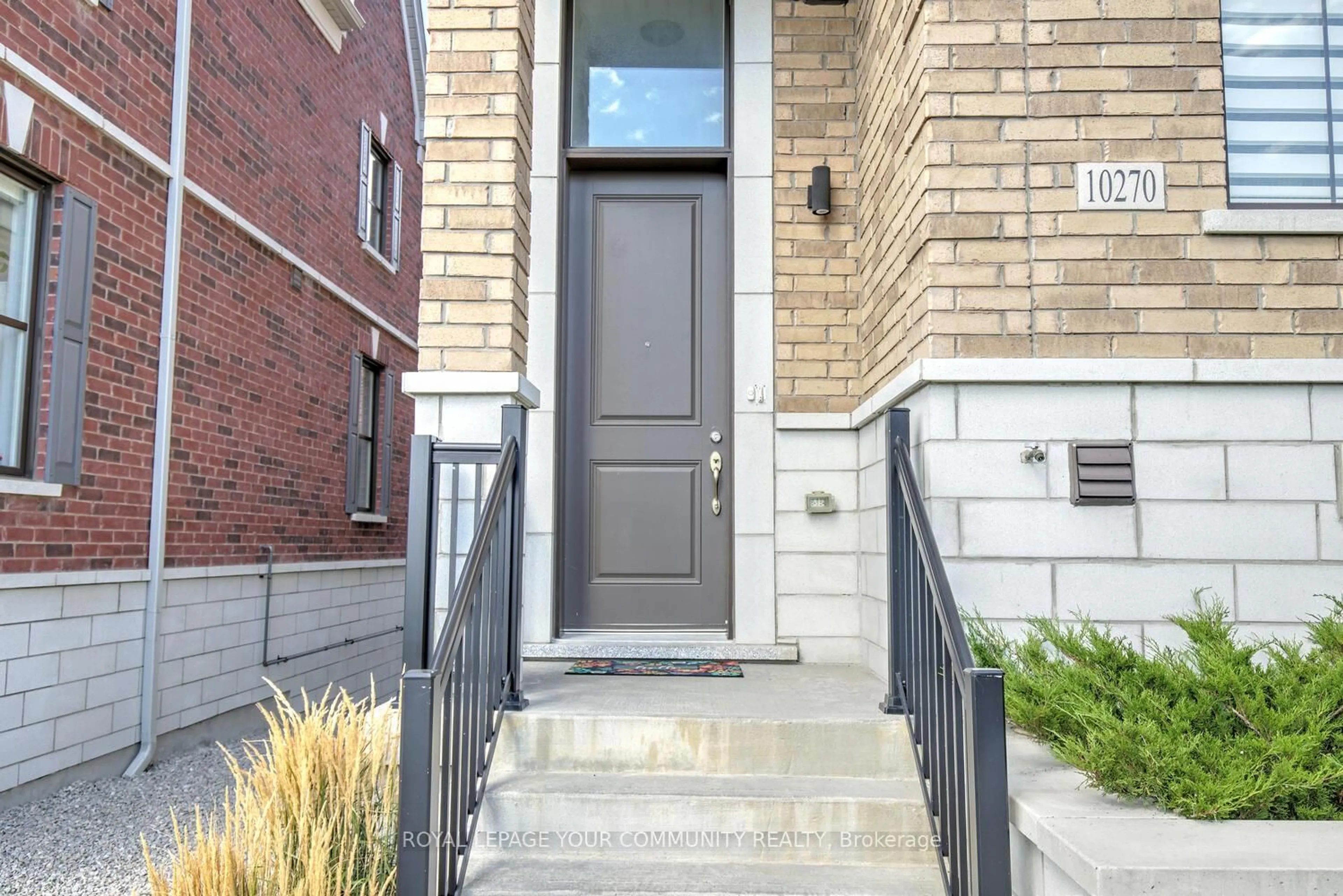 Home with brick exterior material, street for 10270 Keele St #8, Vaughan Ontario L6A 1G3