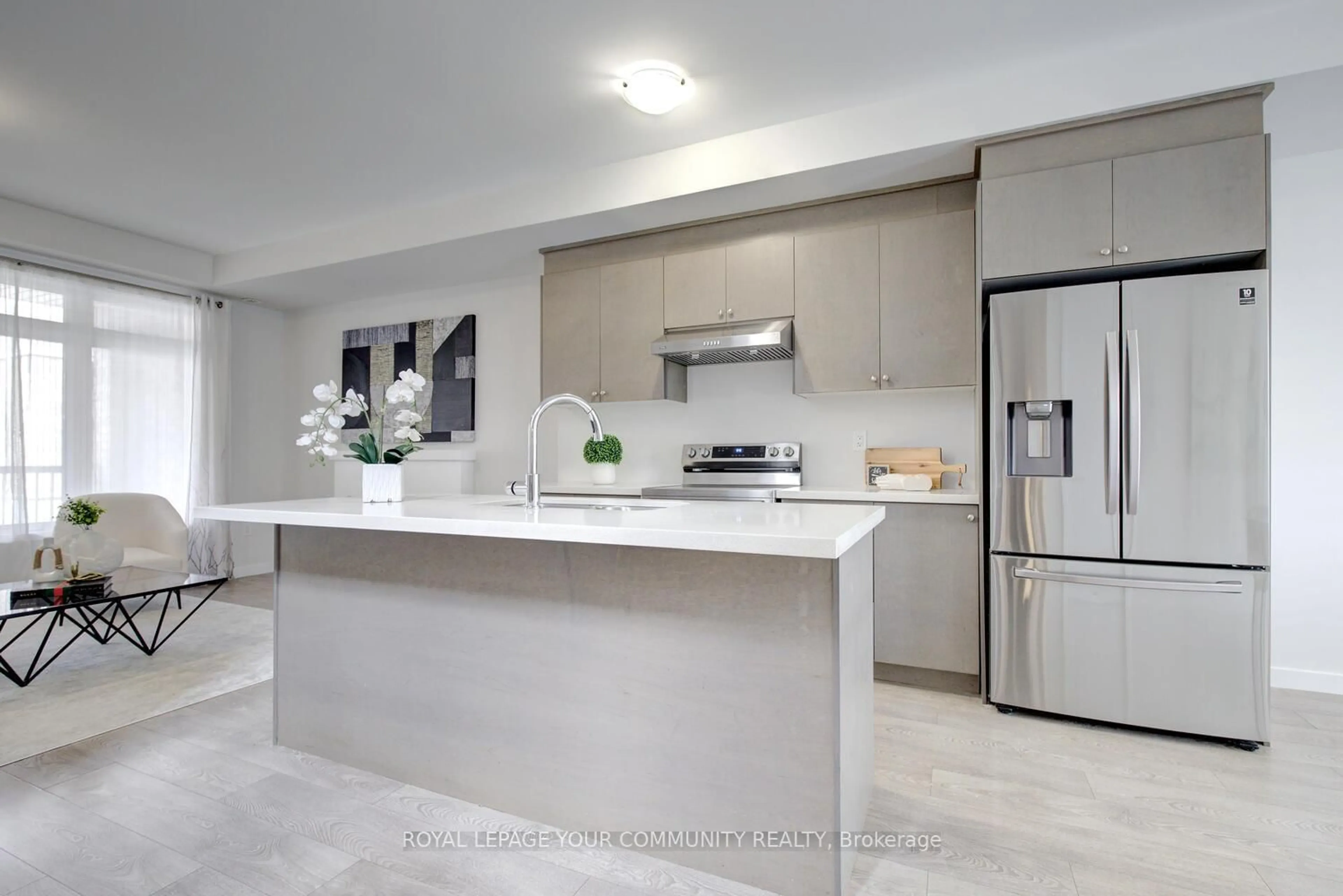 Contemporary kitchen, ceramic/tile floor for 10270 Keele St #8, Vaughan Ontario L6A 1G3