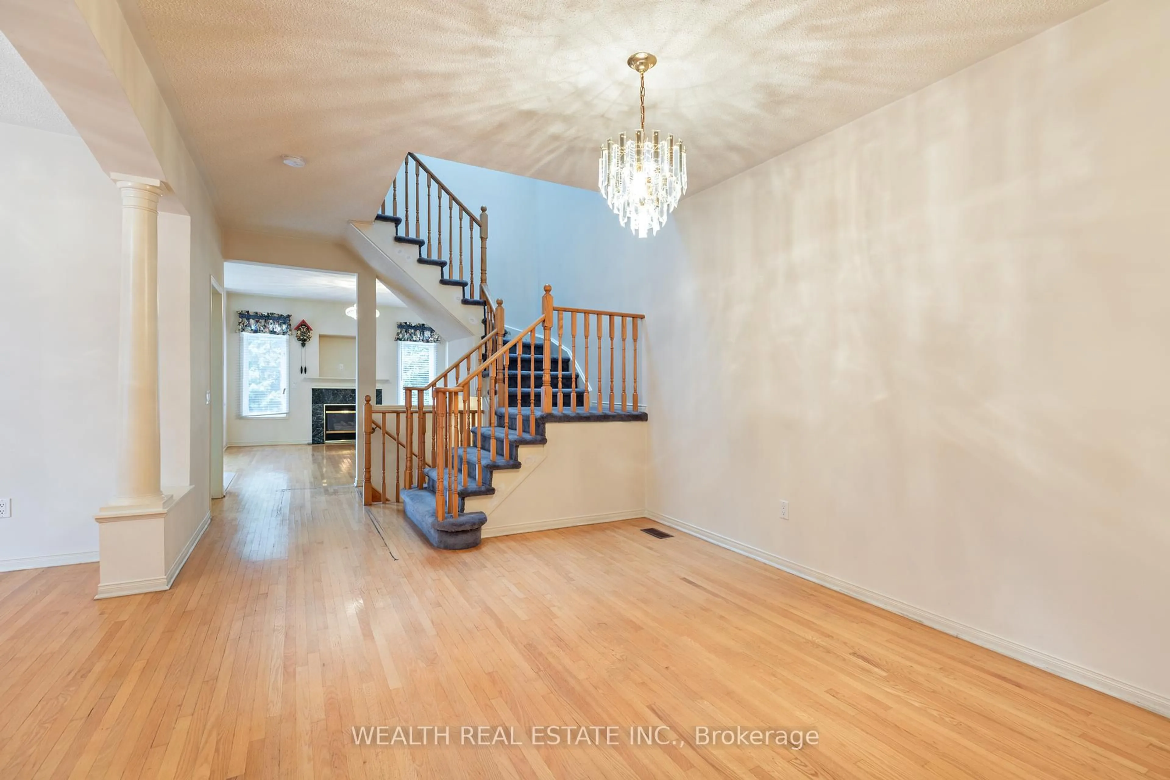 Indoor foyer for 89 Snowdon Circ, Markham Ontario L3P 7S5