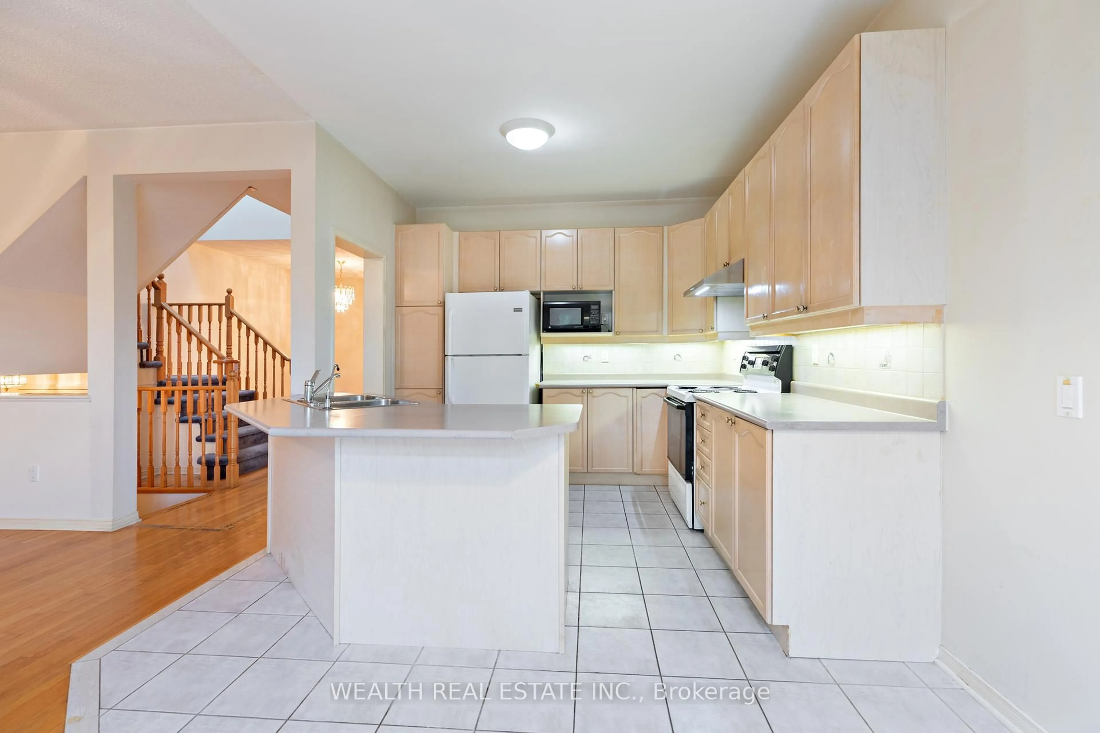 Open concept kitchen, ceramic/tile floor for 89 Snowdon Circ, Markham Ontario L3P 7S5