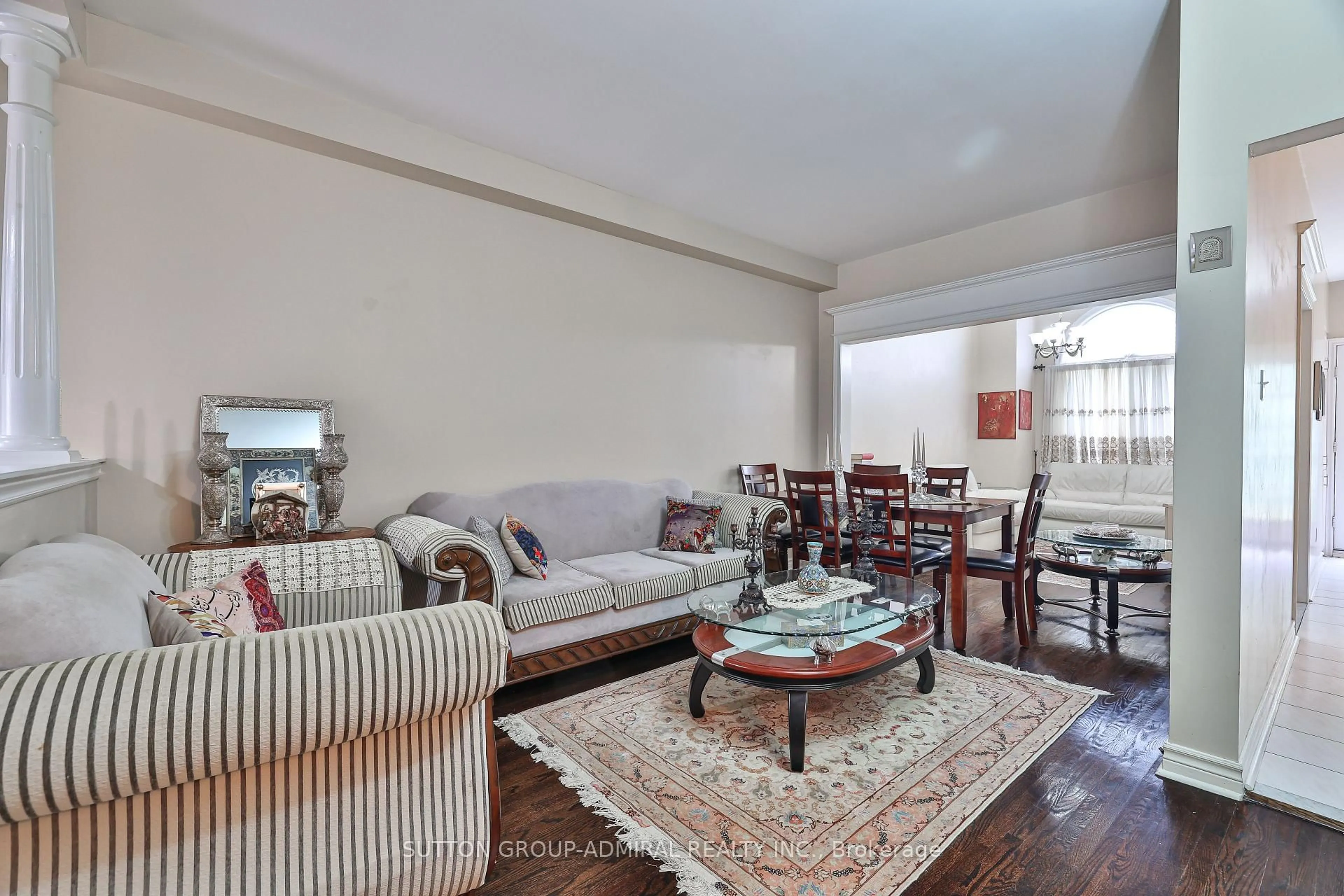 Living room with furniture, unknown for 72 Addison St, Richmond Hill Ontario L4C 0H7