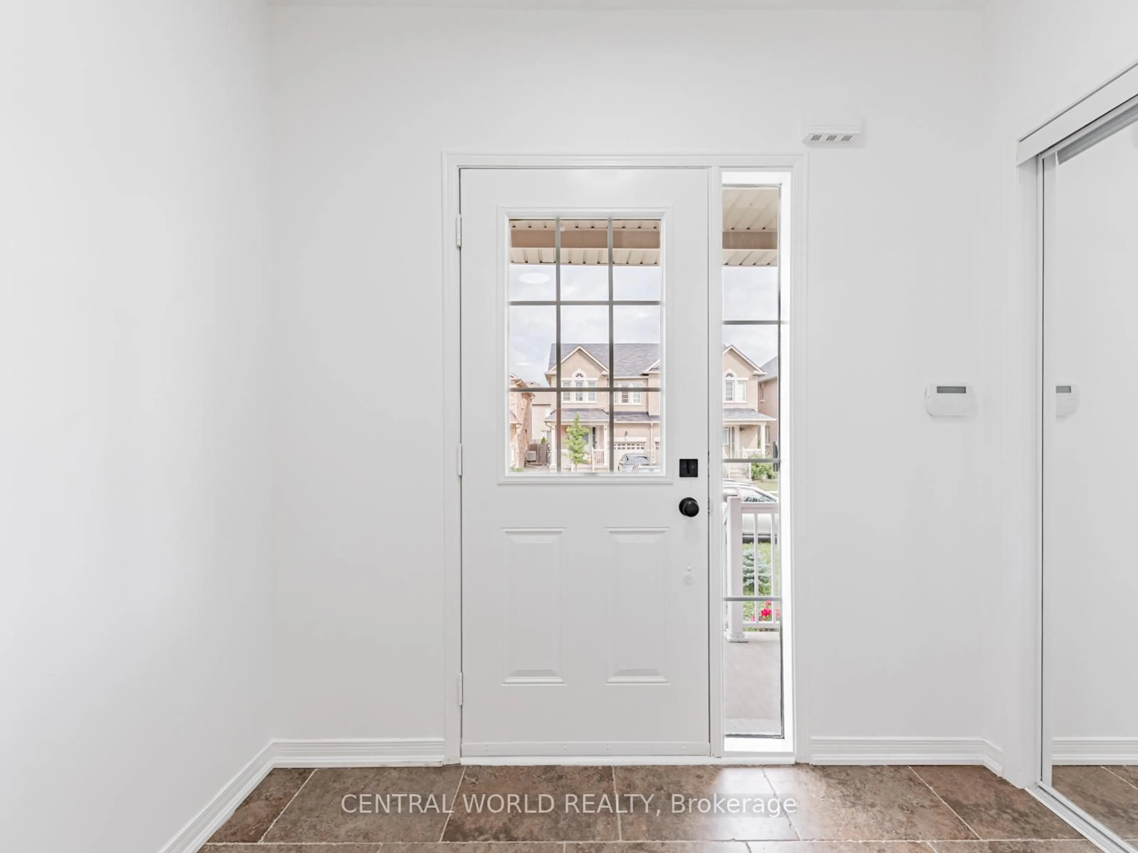 Indoor entryway for 109 James McCullough Rd, Whitchurch-Stouffville Ontario L4A 0Z2