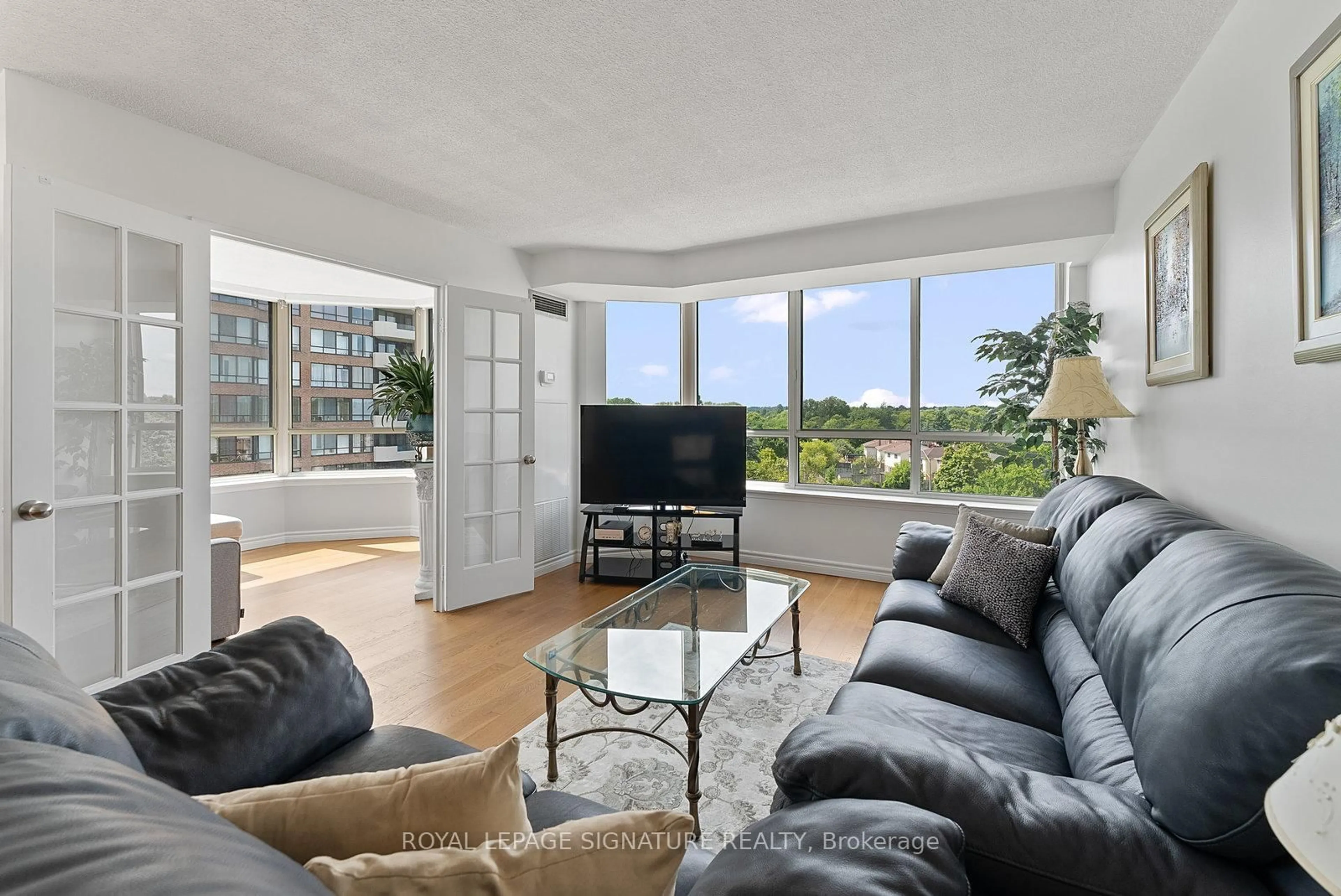 Living room with furniture, unknown for 25 Austin Dr #524, Markham Ontario L3R 8H4
