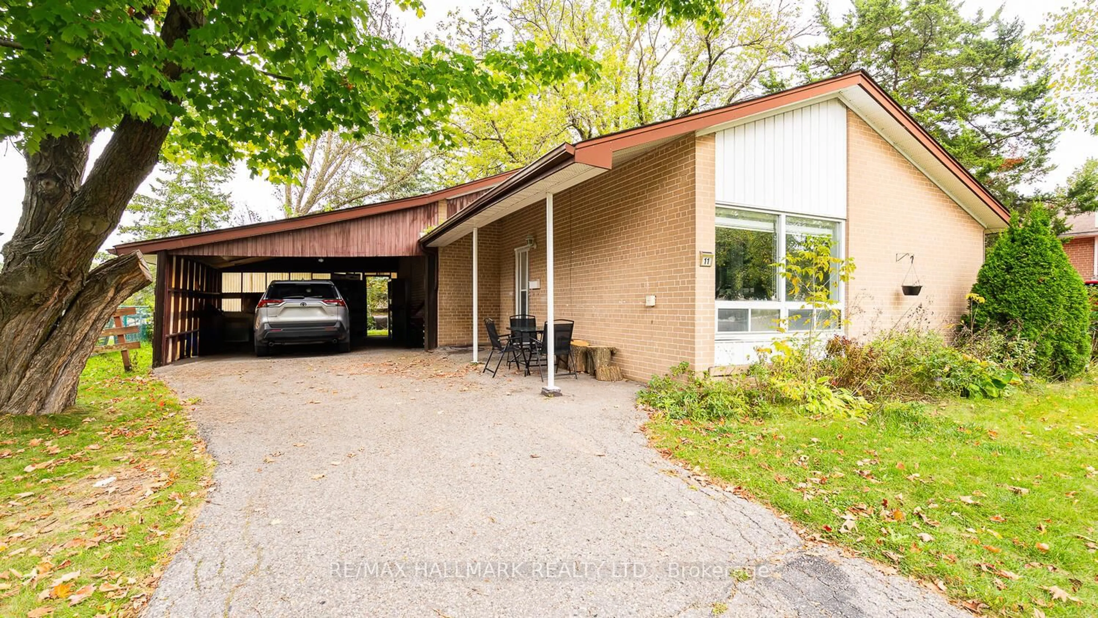 Unknown for 11 Seaton Dr, Aurora Ontario L4G 2J9
