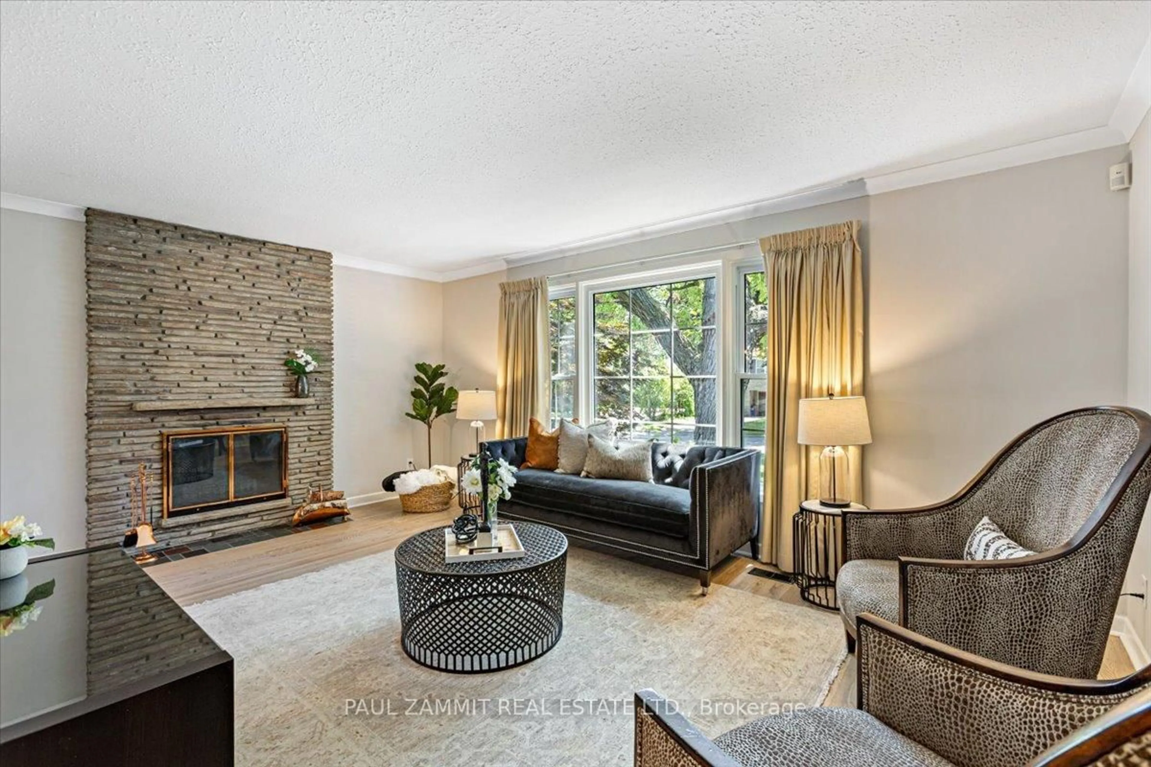 Living room with furniture, unknown for 12 Brightbay Cres, Markham Ontario L3T 1C1