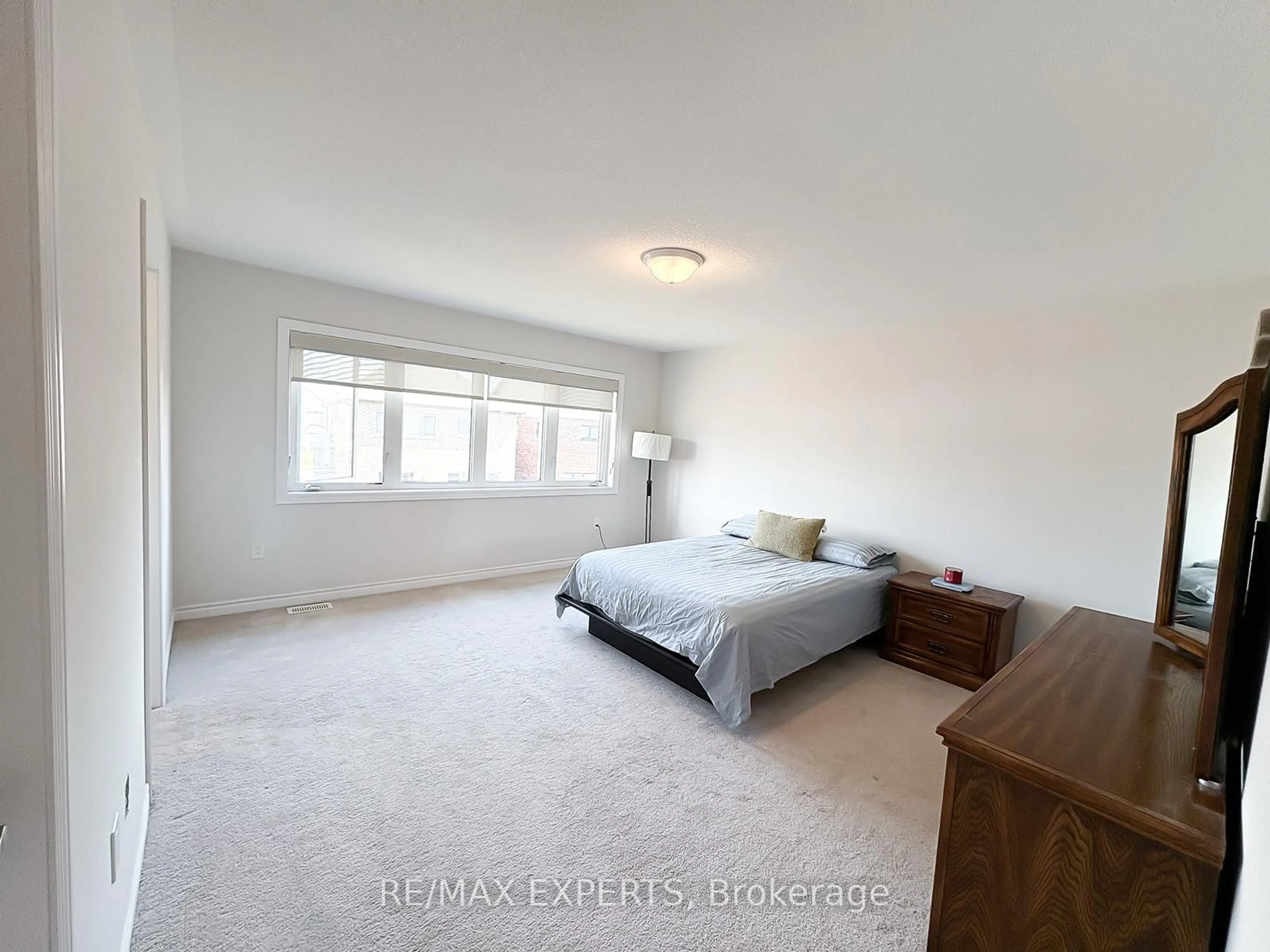 A pic of a room for 1426 Farrow Cres, Innisfil Ontario L9S 0L6