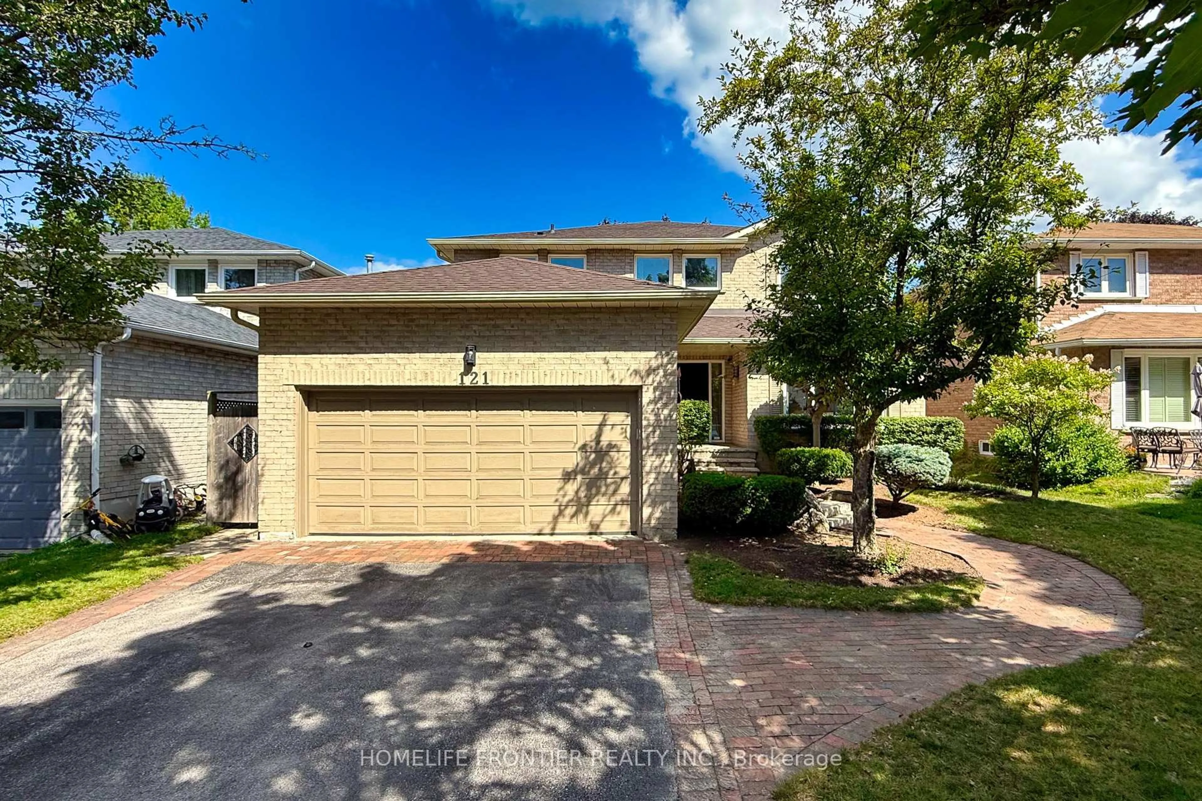 Unknown for 121 Carrington Dr, Richmond Hill Ontario L4C 7X8