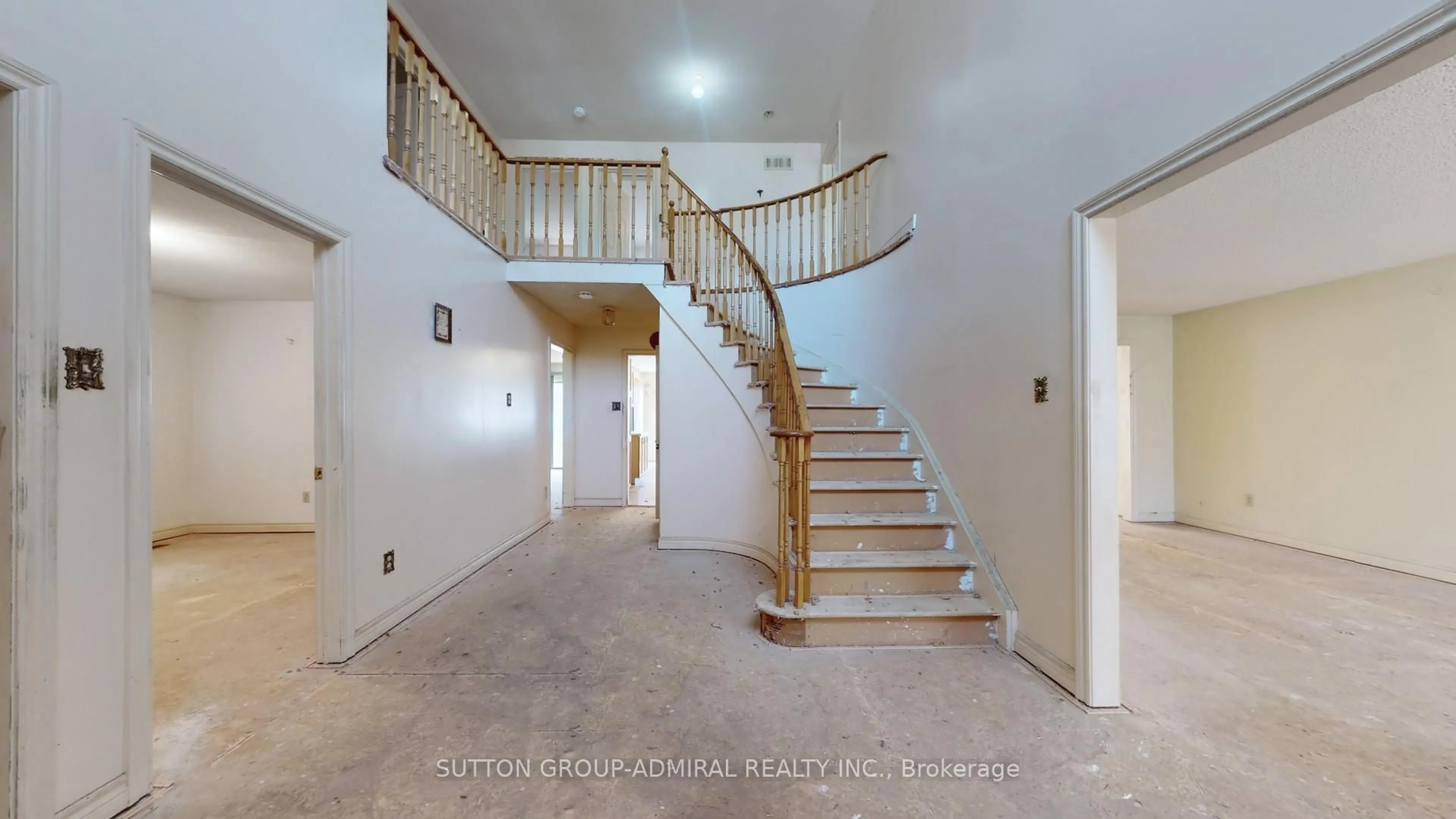 Indoor foyer for 71 Featherstone Ave, Markham Ontario L3S 3G8