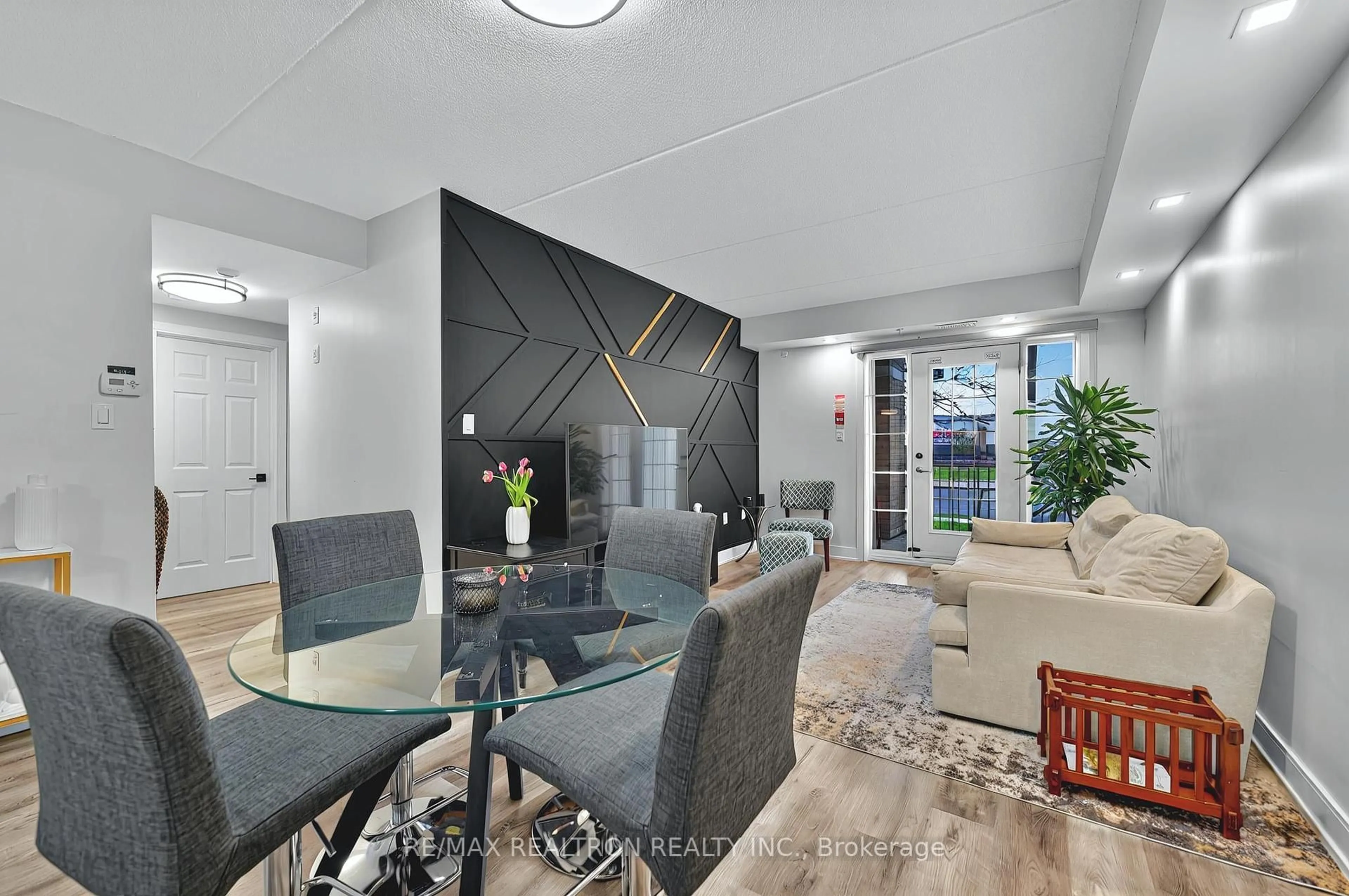 Unknown for 7428 Markham Rd #110, Markham Ontario L3S 4V6