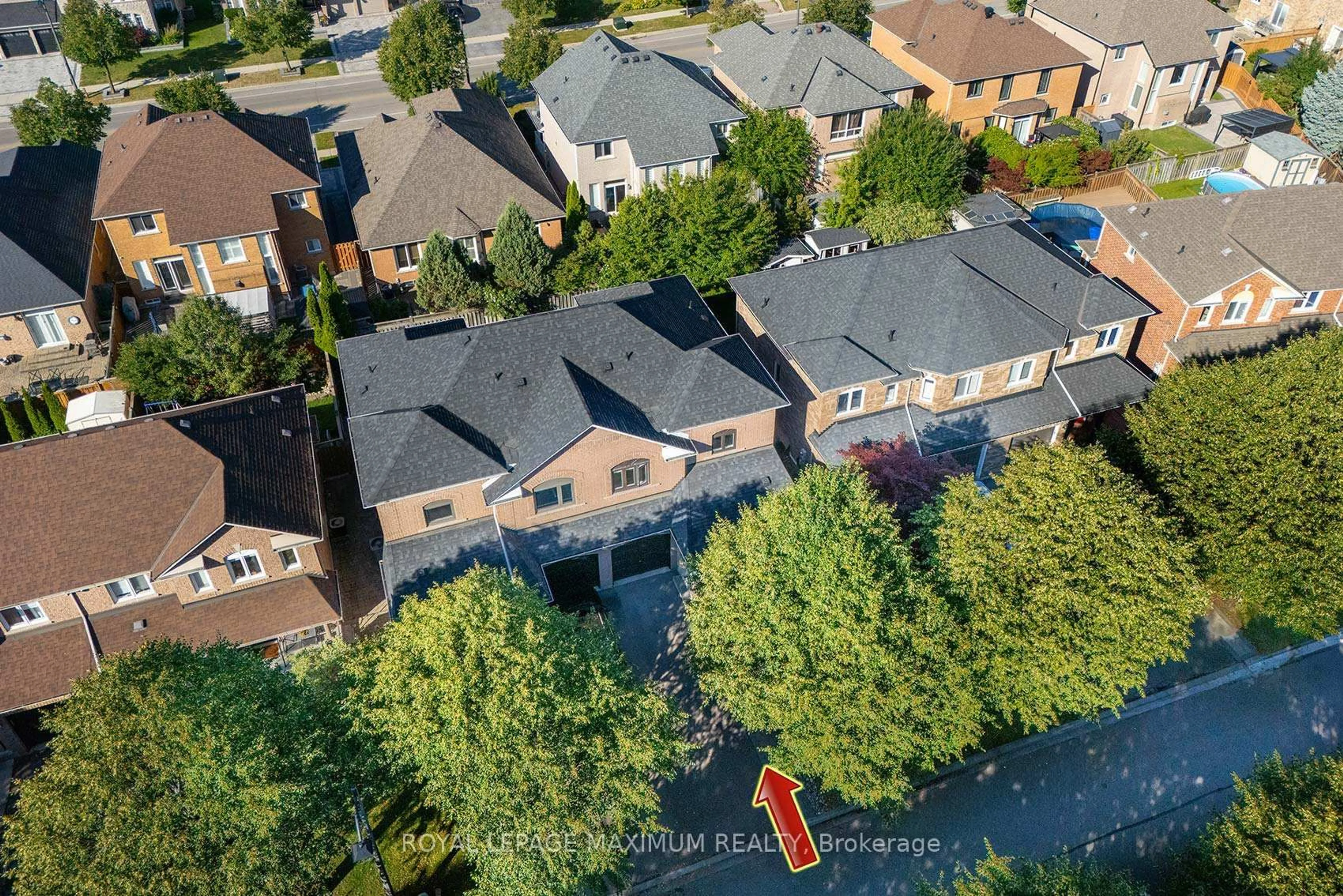 A pic from outside/outdoor area/front of a property/back of a property/a pic from drone, city buildings view from balcony for 167 Marbella Rd, Vaughan Ontario L4H 1L4