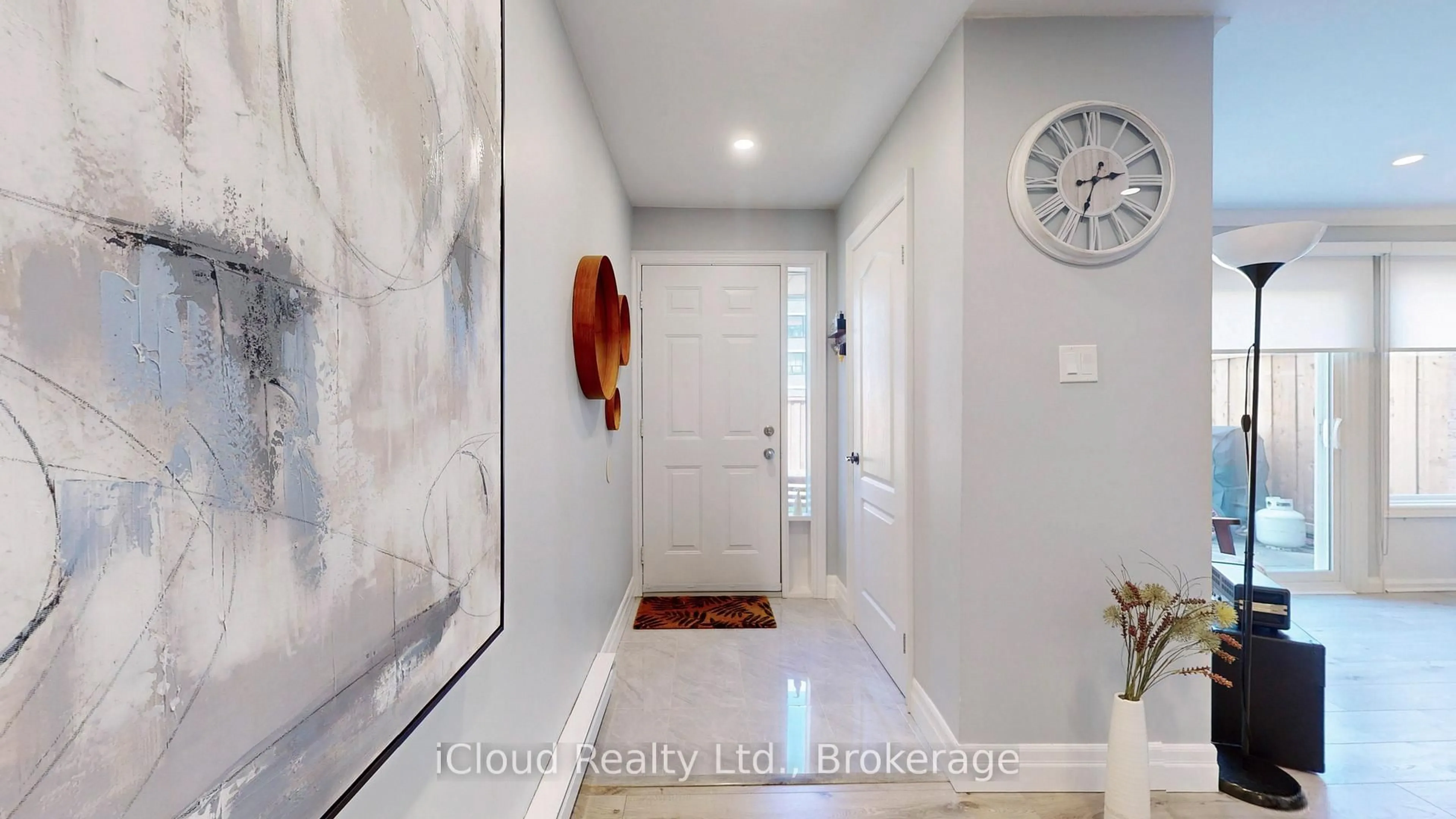 Indoor entryway for 131 Milestone Cres, Aurora Ontario L4G 3M2