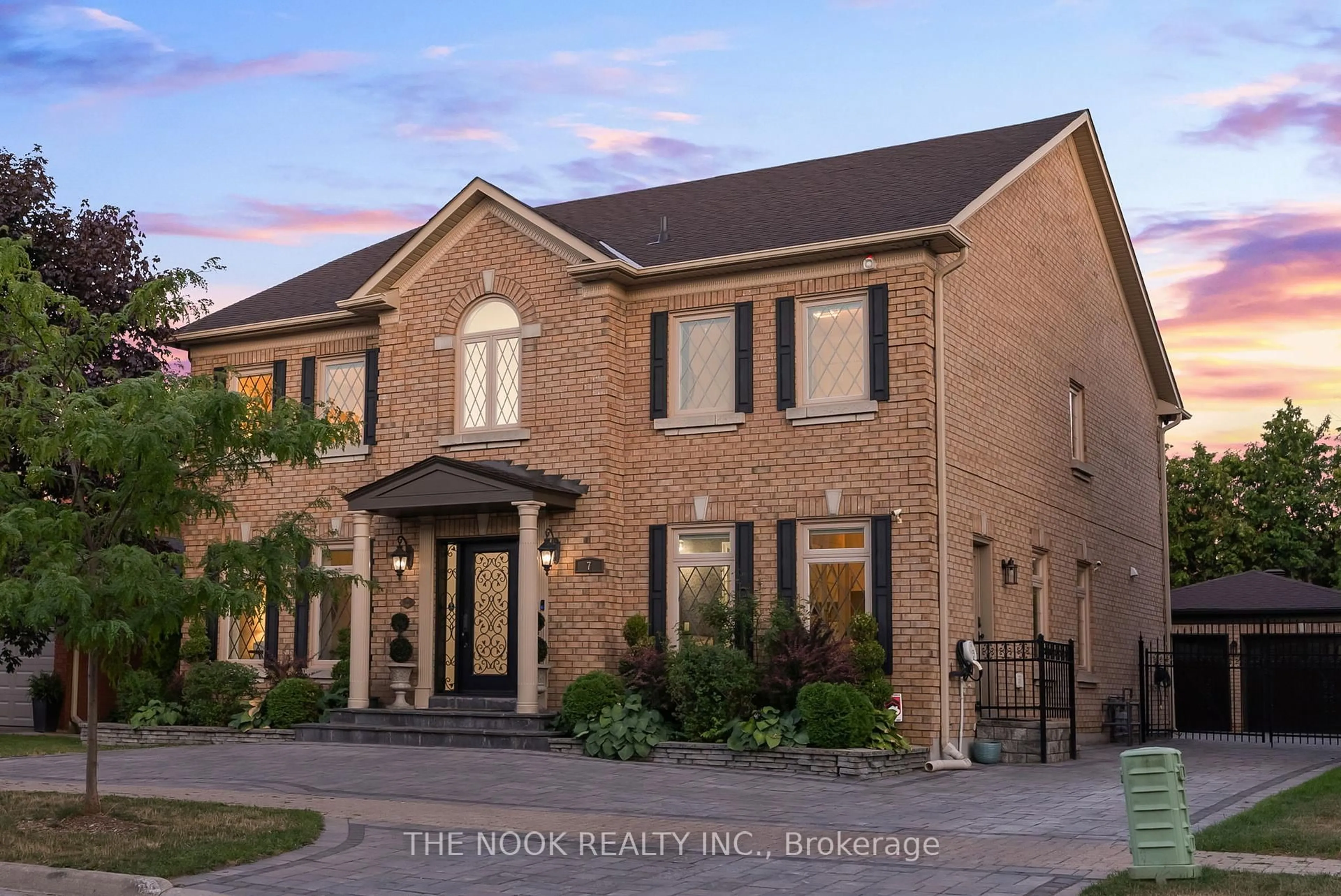Home with brick exterior material, unknown for 7 ELLSWORTH Ave, Richmond Hill Ontario L4C 9N9
