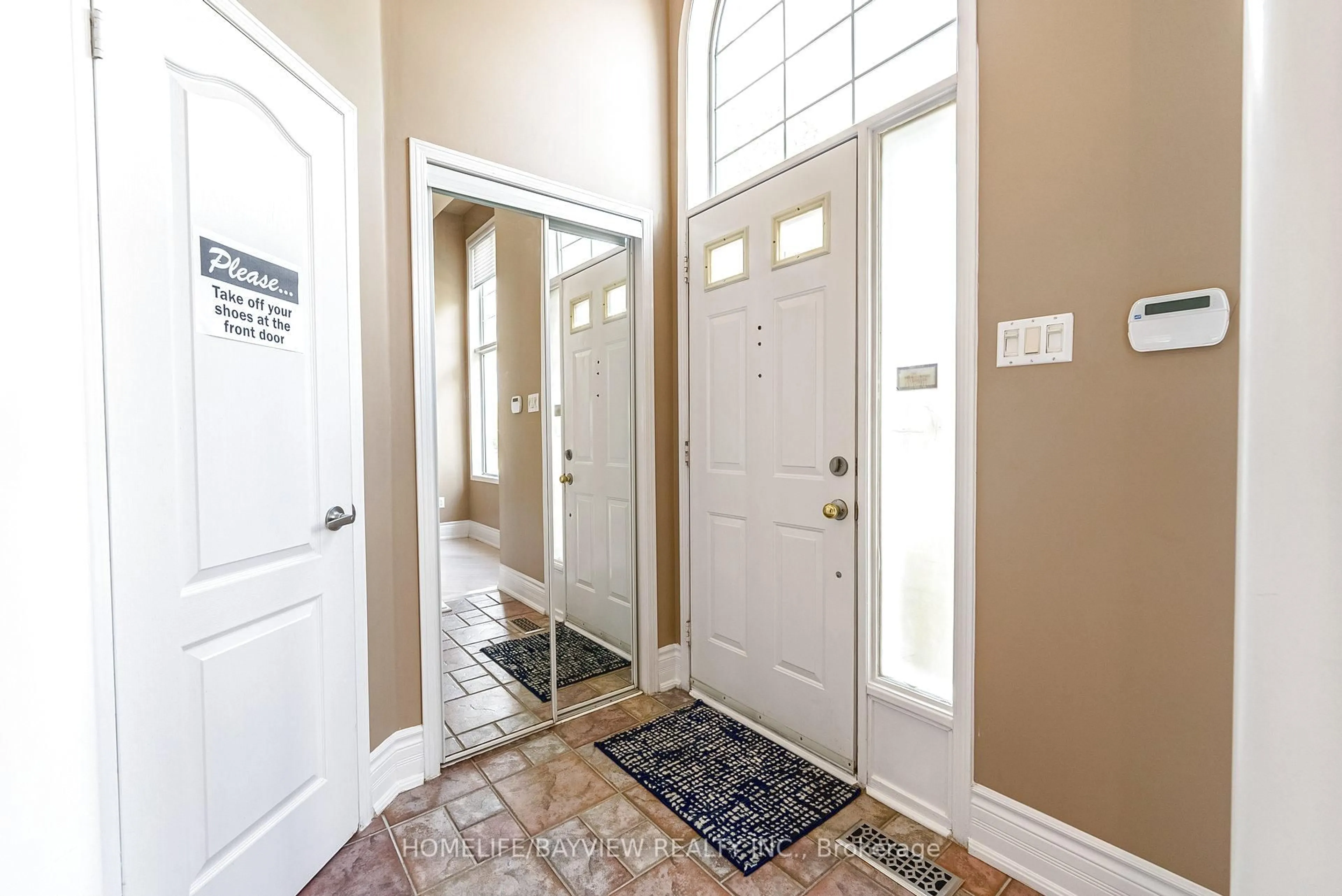 Indoor entryway for 245 Shirley Dr, Richmond Hill Ontario L4S 1T9