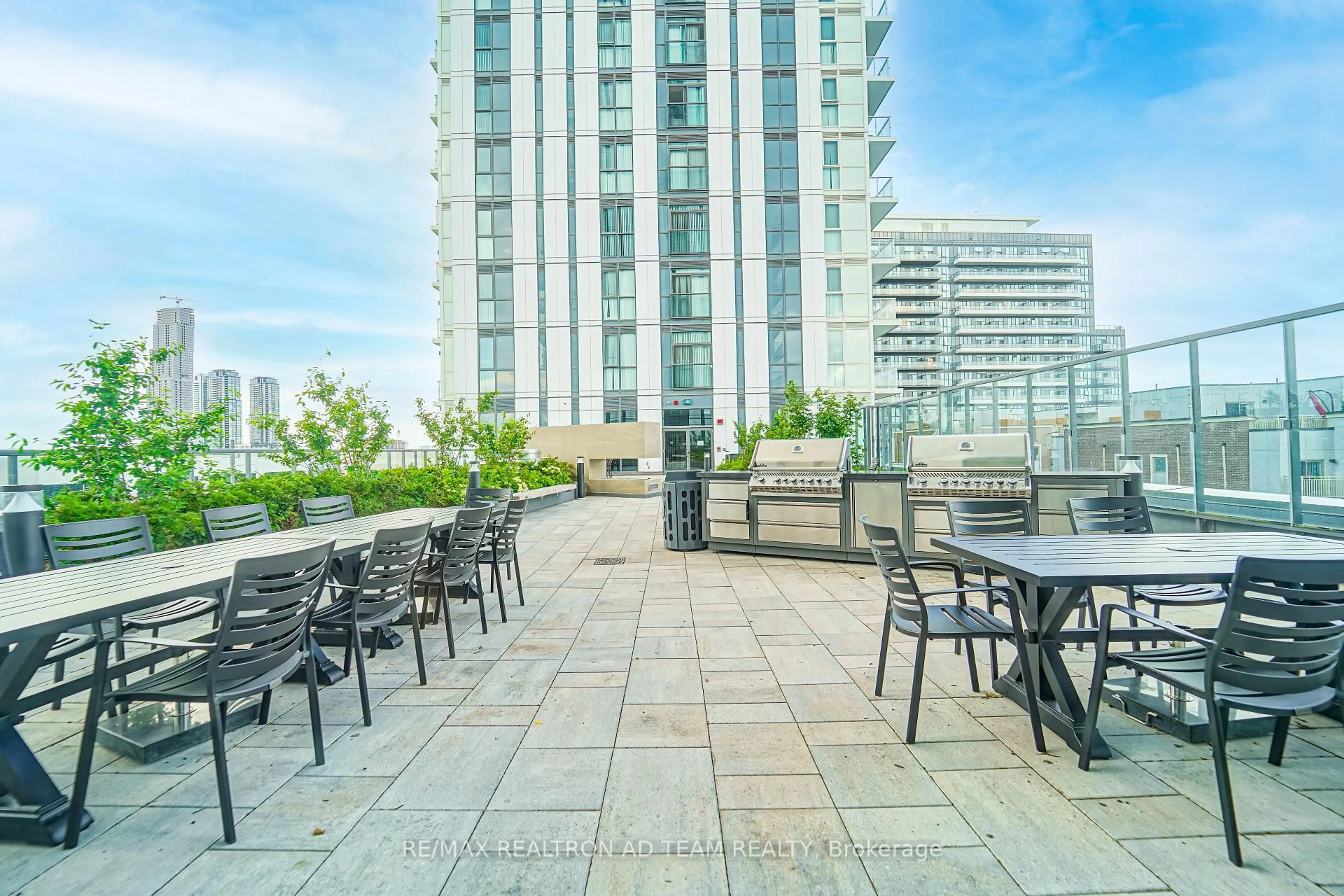 Patio, unknown for 10 Honeycrisp Cres #717, Vaughan Ontario L4K 0M7