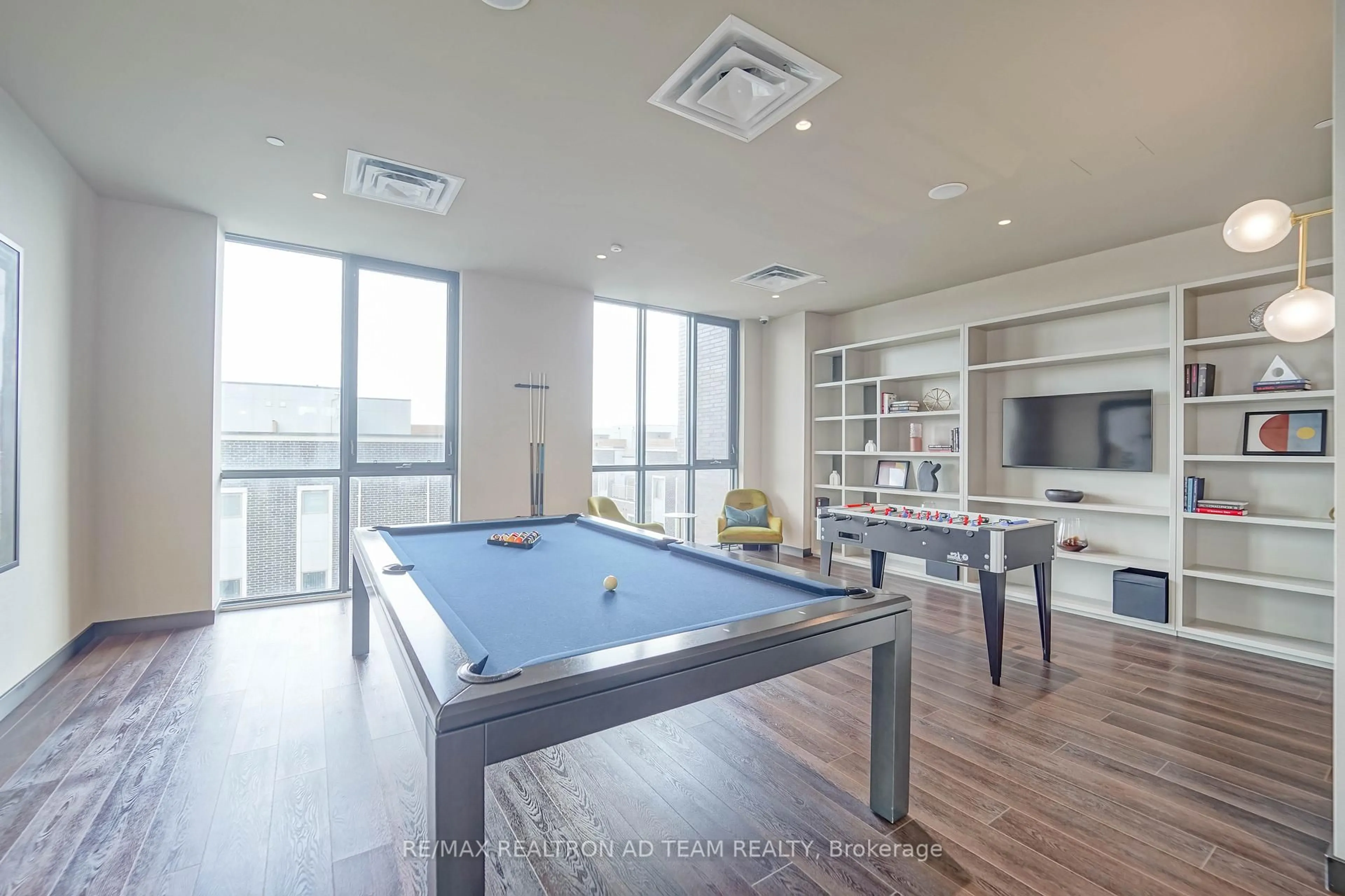 A pic of a room for 10 Honeycrisp Cres #717, Vaughan Ontario L4K 0M7