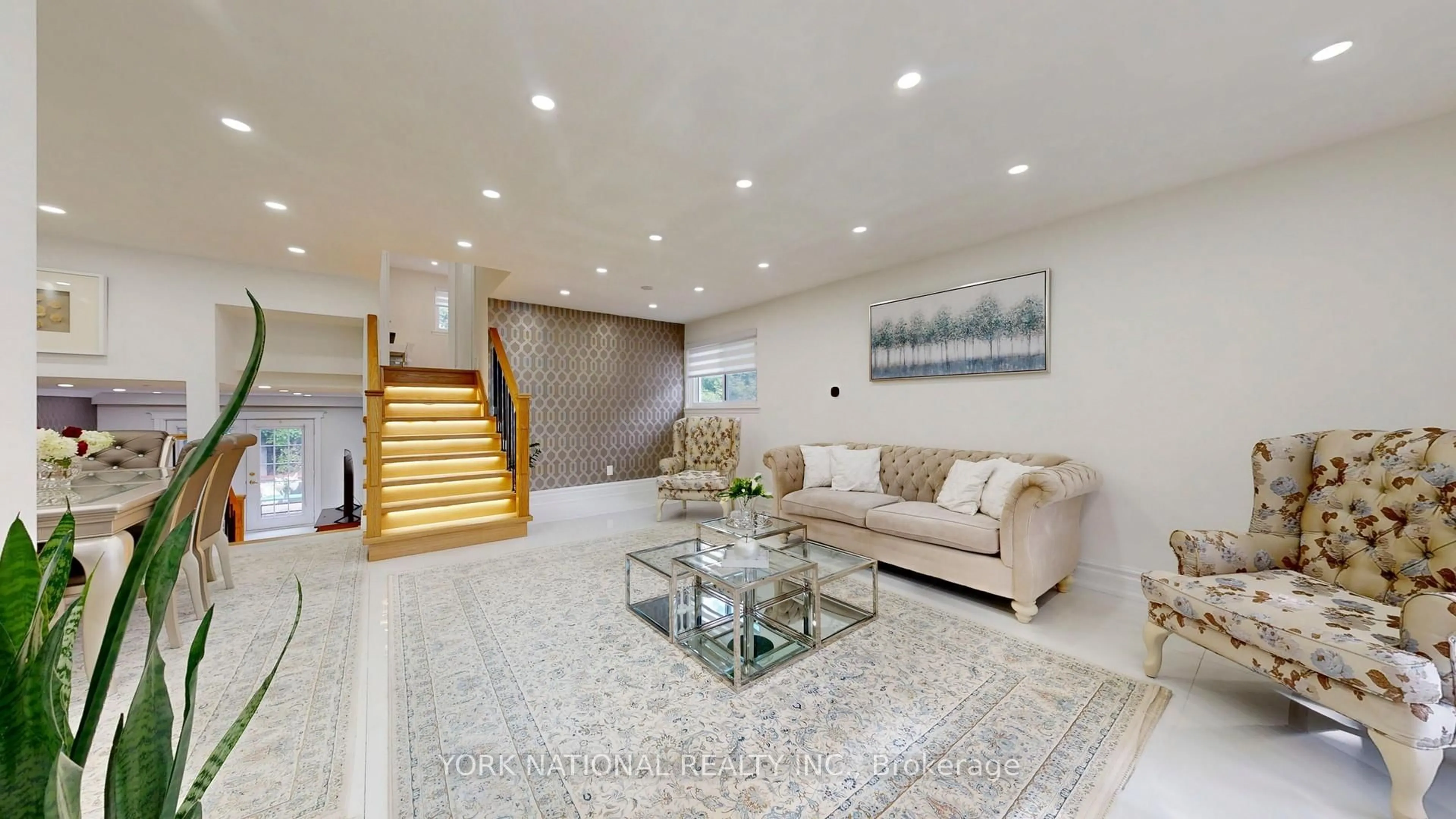 Unknown for 4 Boulding Dr, Aurora Ontario L4G 2V7