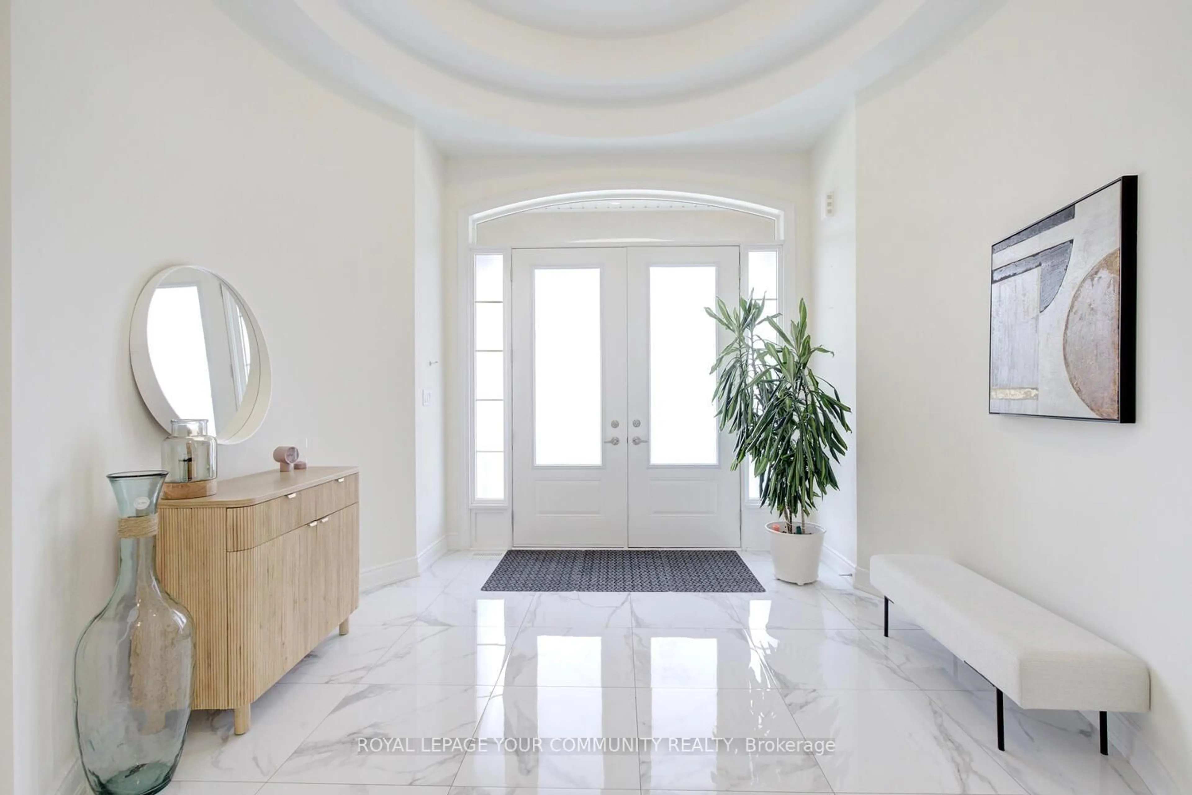 Indoor entryway for 152 Stormont Tr, Vaughan Ontario L4H 4P5
