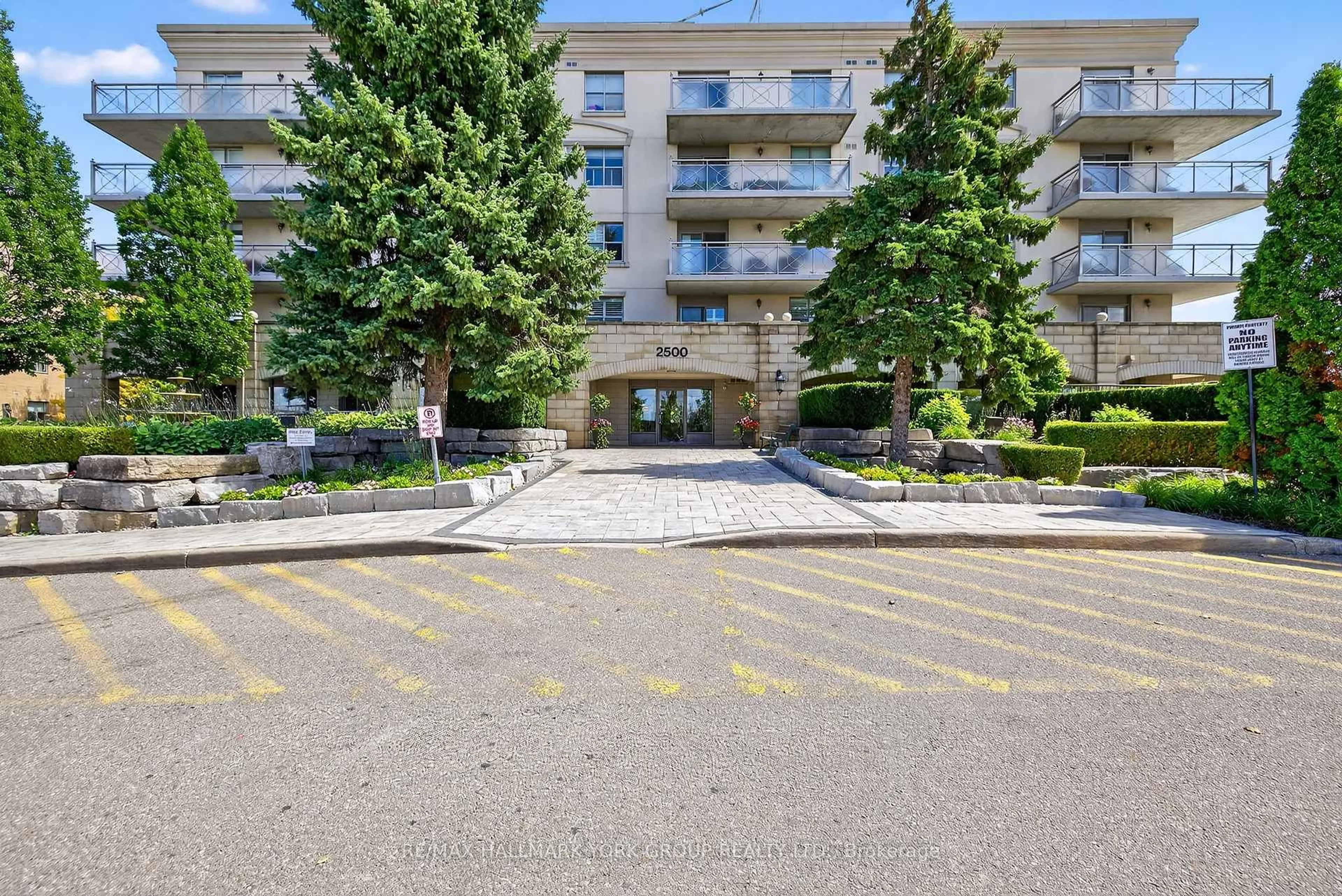 Patio, street for 2500 Rutherford Rd #509, Vaughan Ontario L4K 5N7