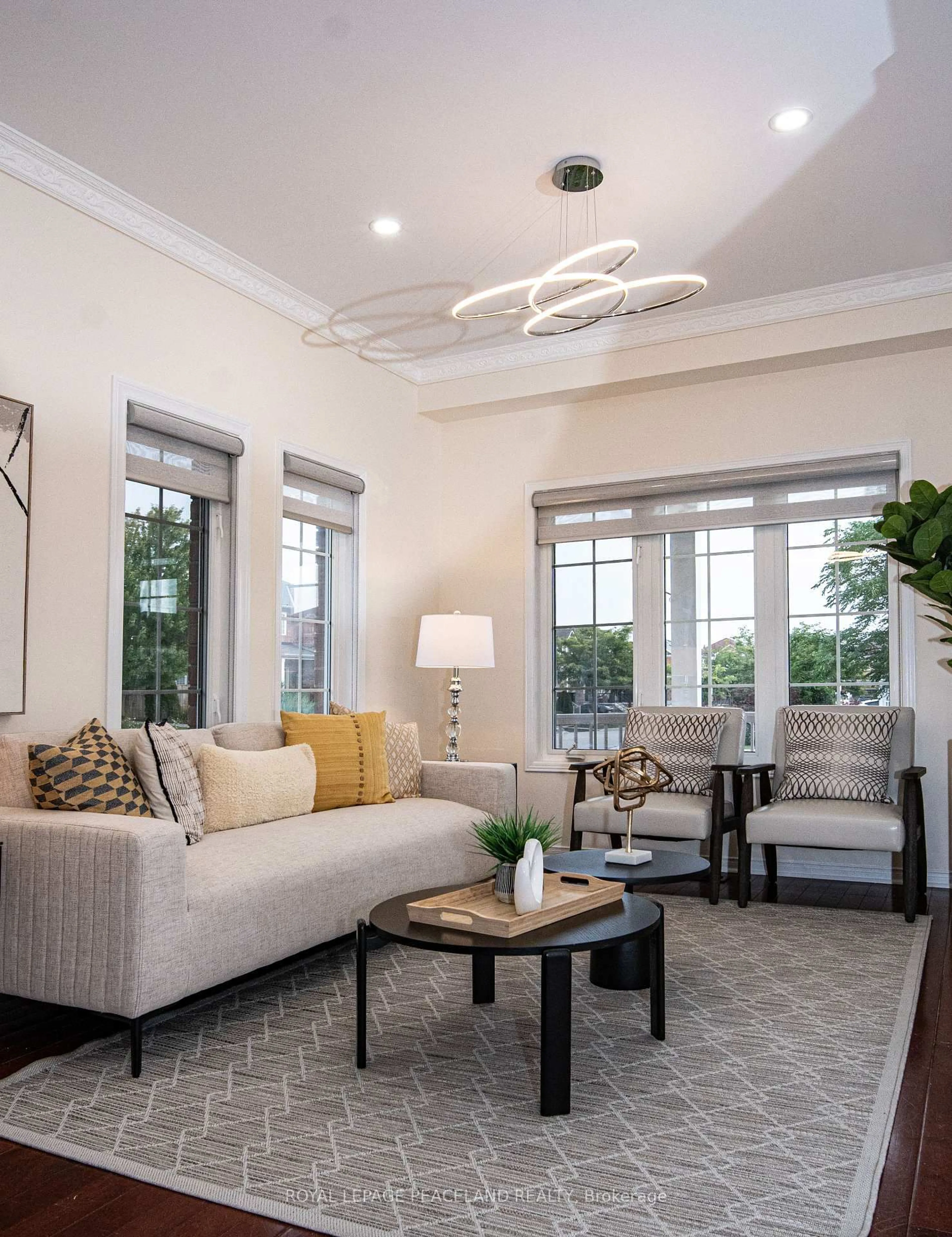 Living room with furniture, unknown for 536 Forsyth Farm Dr, Whitchurch-Stouffville Ontario L4A 0N3