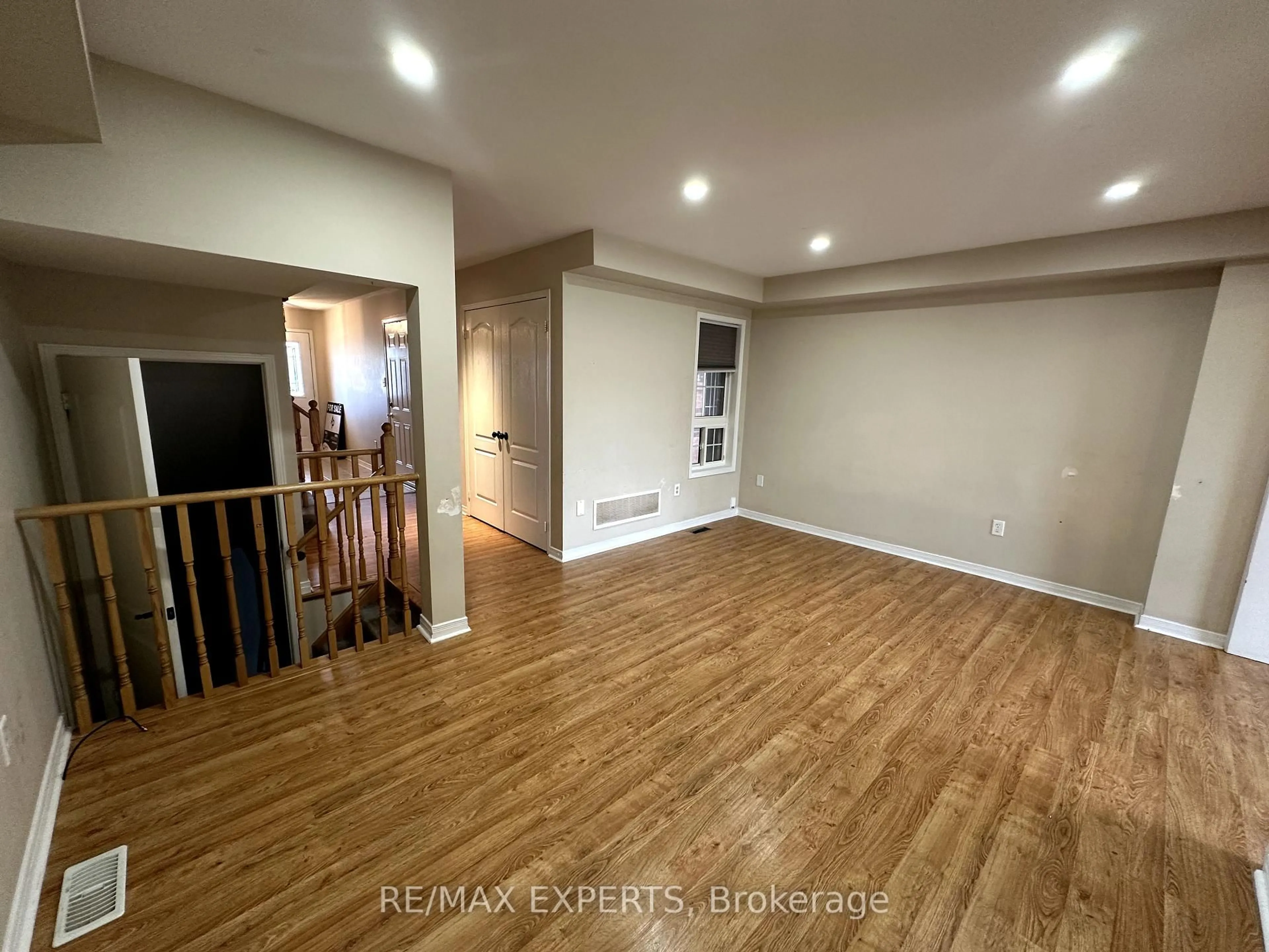 A pic of a room for 141 Hammill Hts, East Gwillimbury Ontario L0G 1M0