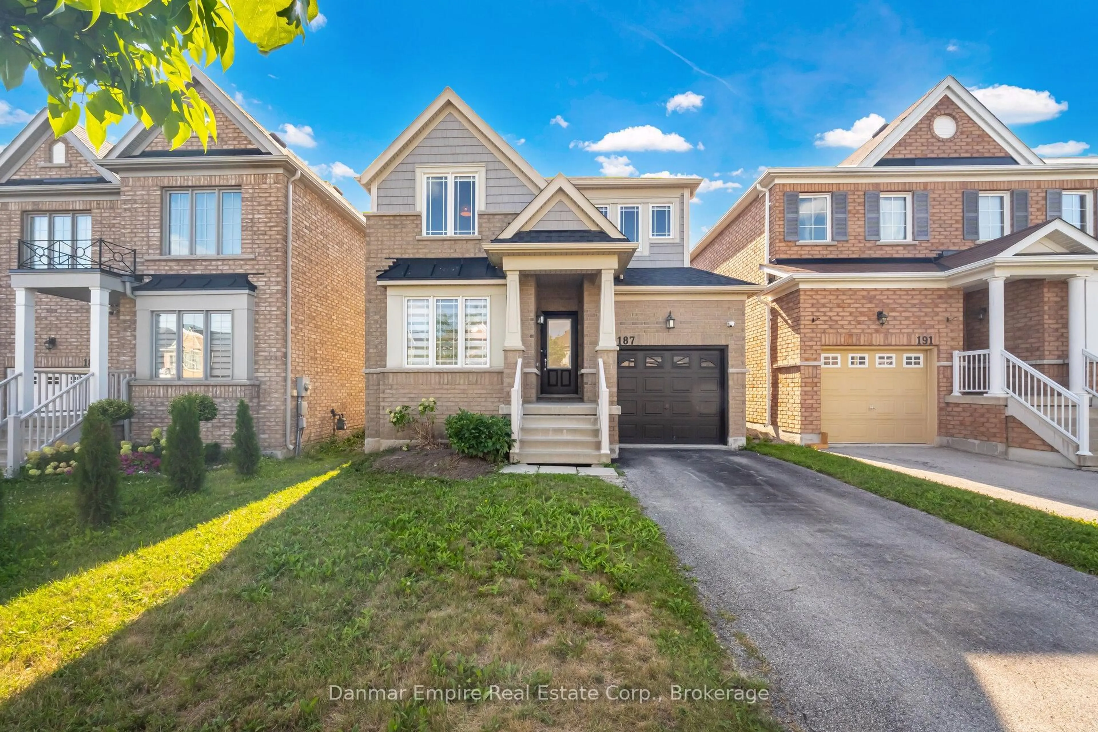 Home with brick exterior material, street for 187 Webb St, Bradford West Gwillimbury Ontario L3Z 0P7