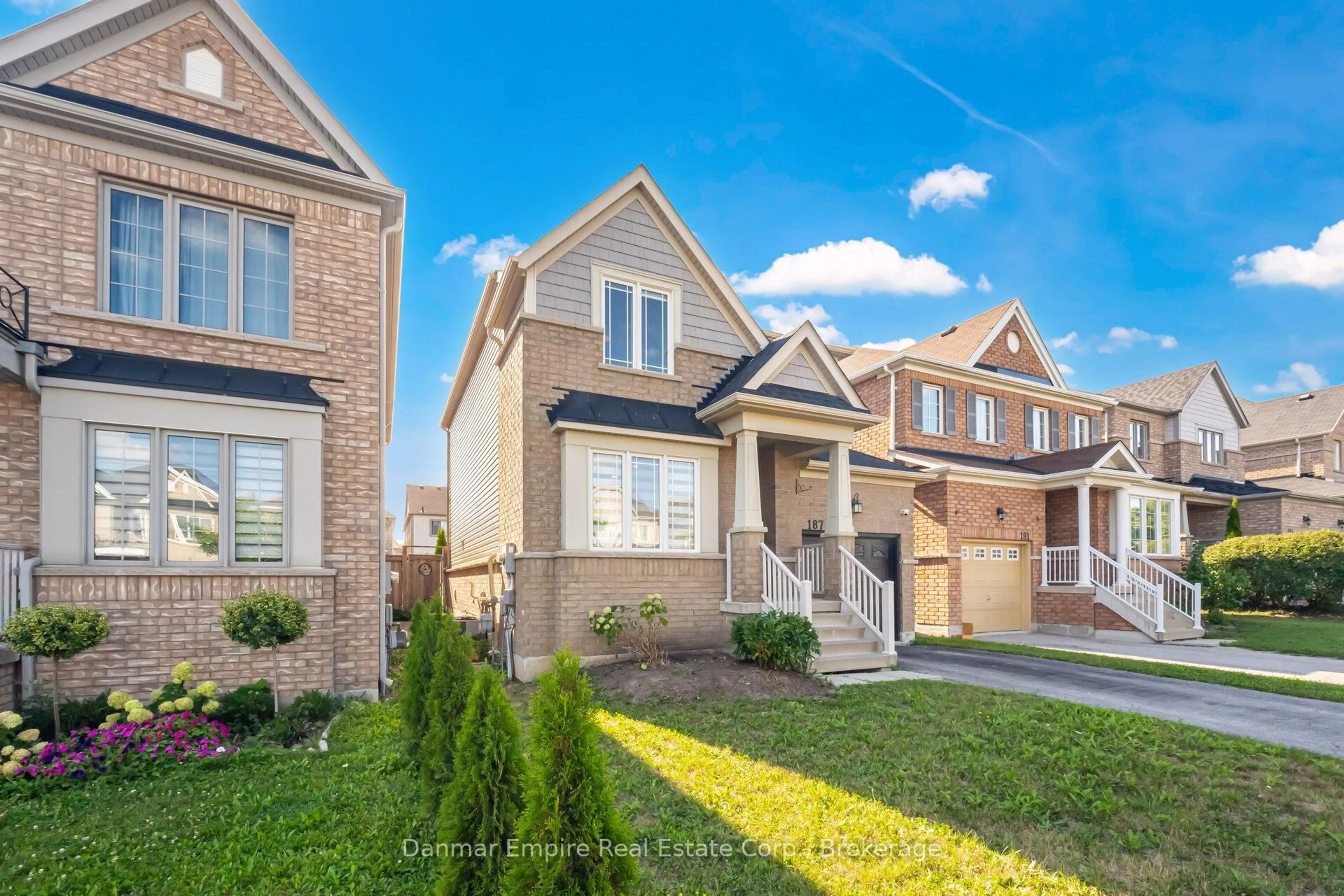 Home with brick exterior material, street for 187 Webb St, Bradford West Gwillimbury Ontario L3Z 0P7