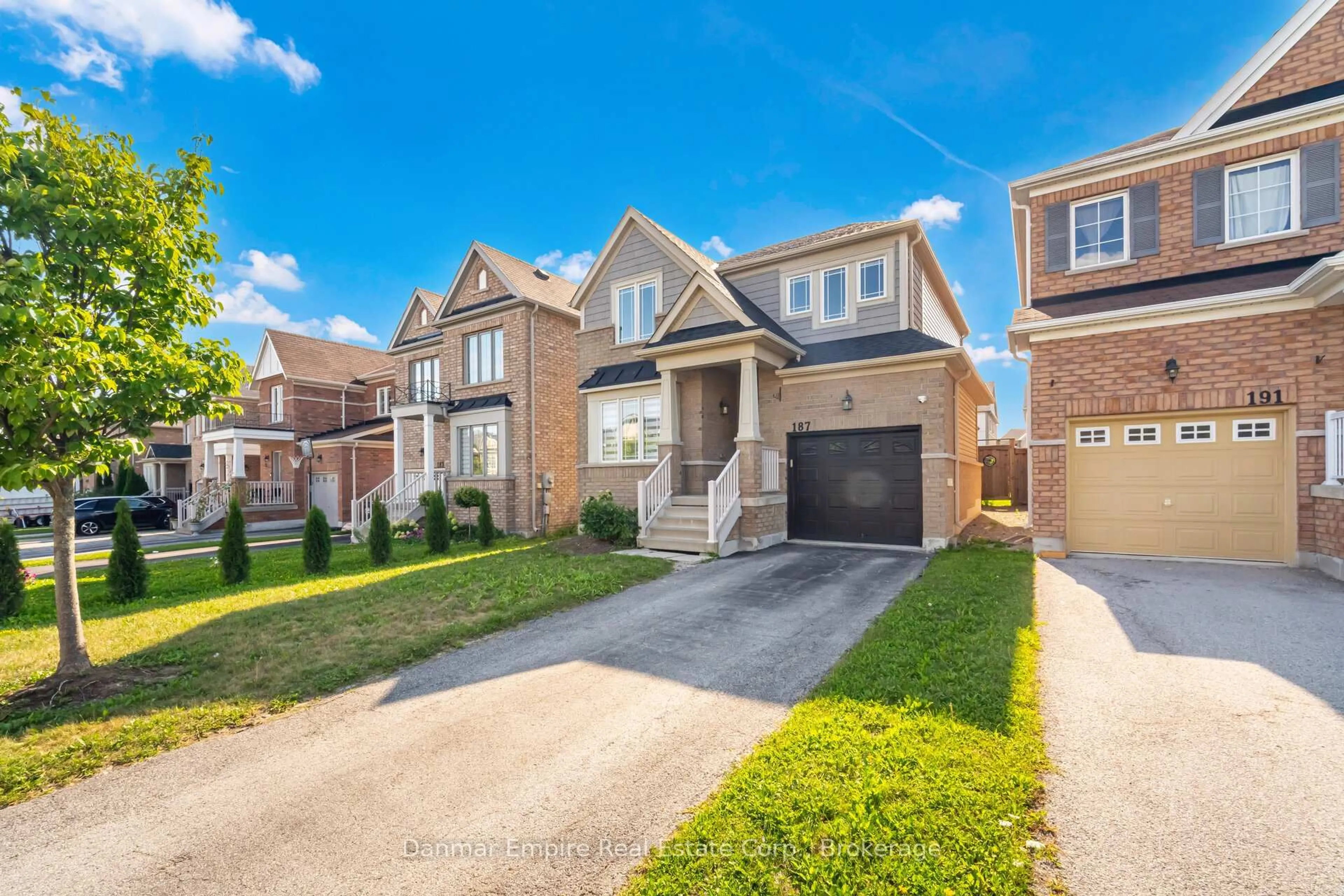 Home with brick exterior material, street for 187 Webb St, Bradford West Gwillimbury Ontario L3Z 0P7